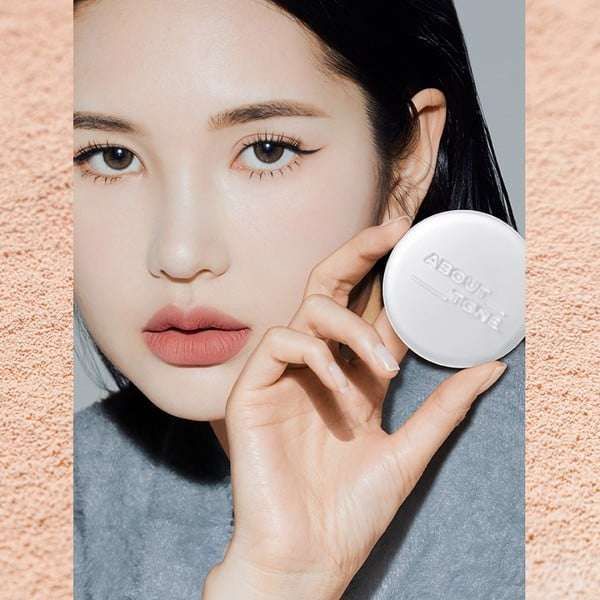 Phấn Phủ Kiềm Dầu Nâng Tone About Tone Raise Your Beauty Tone Fuzzy Sebum Pact 9g