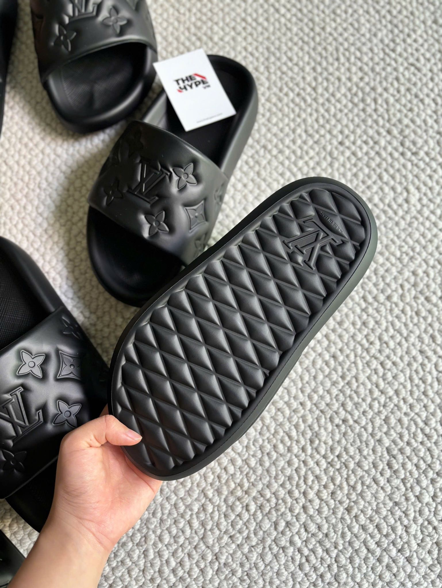 SLIDE LOUIS VUITTON LV WATERFRONT MULE (BLACK)