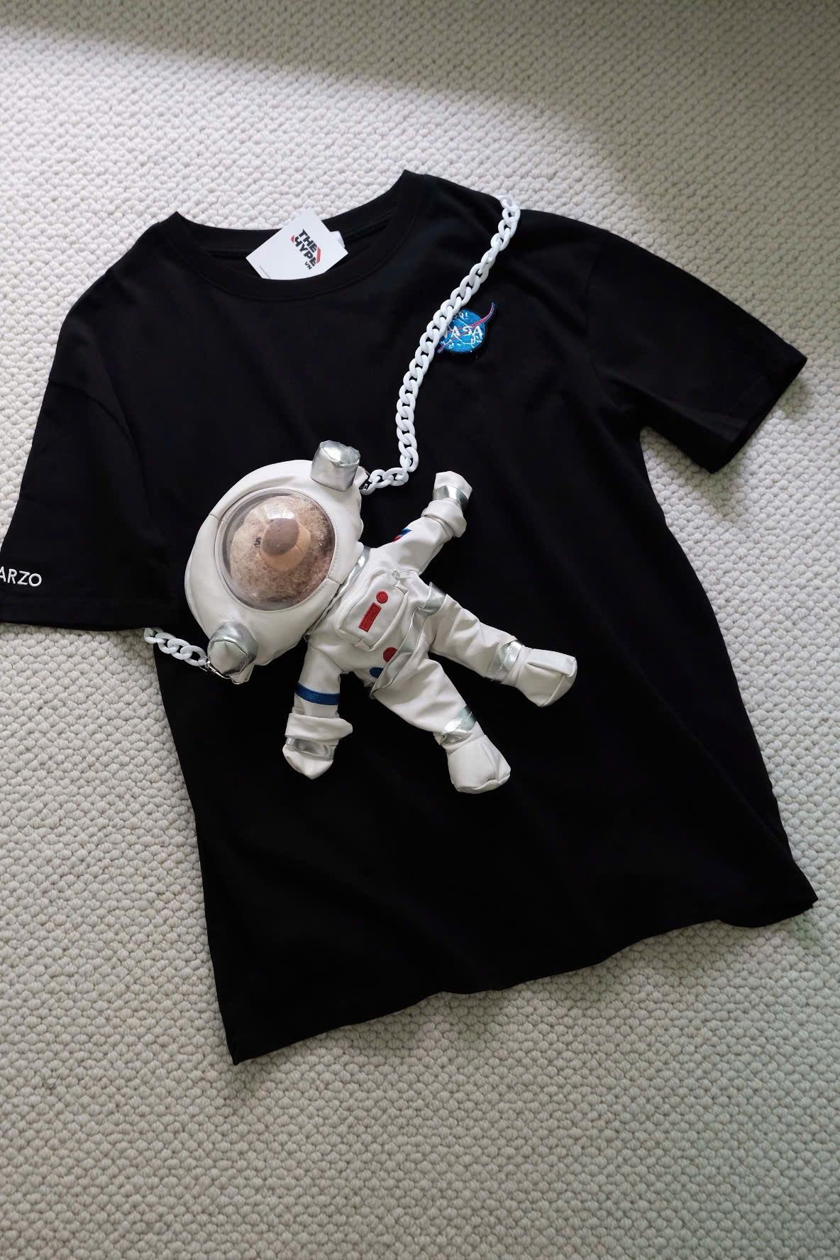 ÁO THUN 13DE MARZO Astronaut Teddy Bear (Black) Best Quality