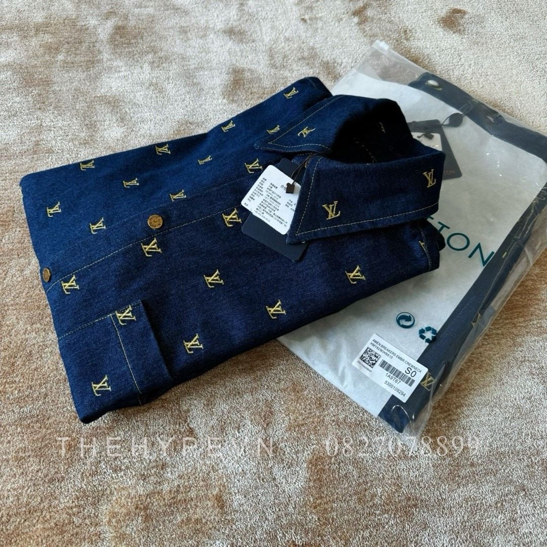 ÁO SƠ MI LOUIS VUITTON LV SIGNATURE GOLD MONOGRAM BLASON JACKET (BLUE DENIM)