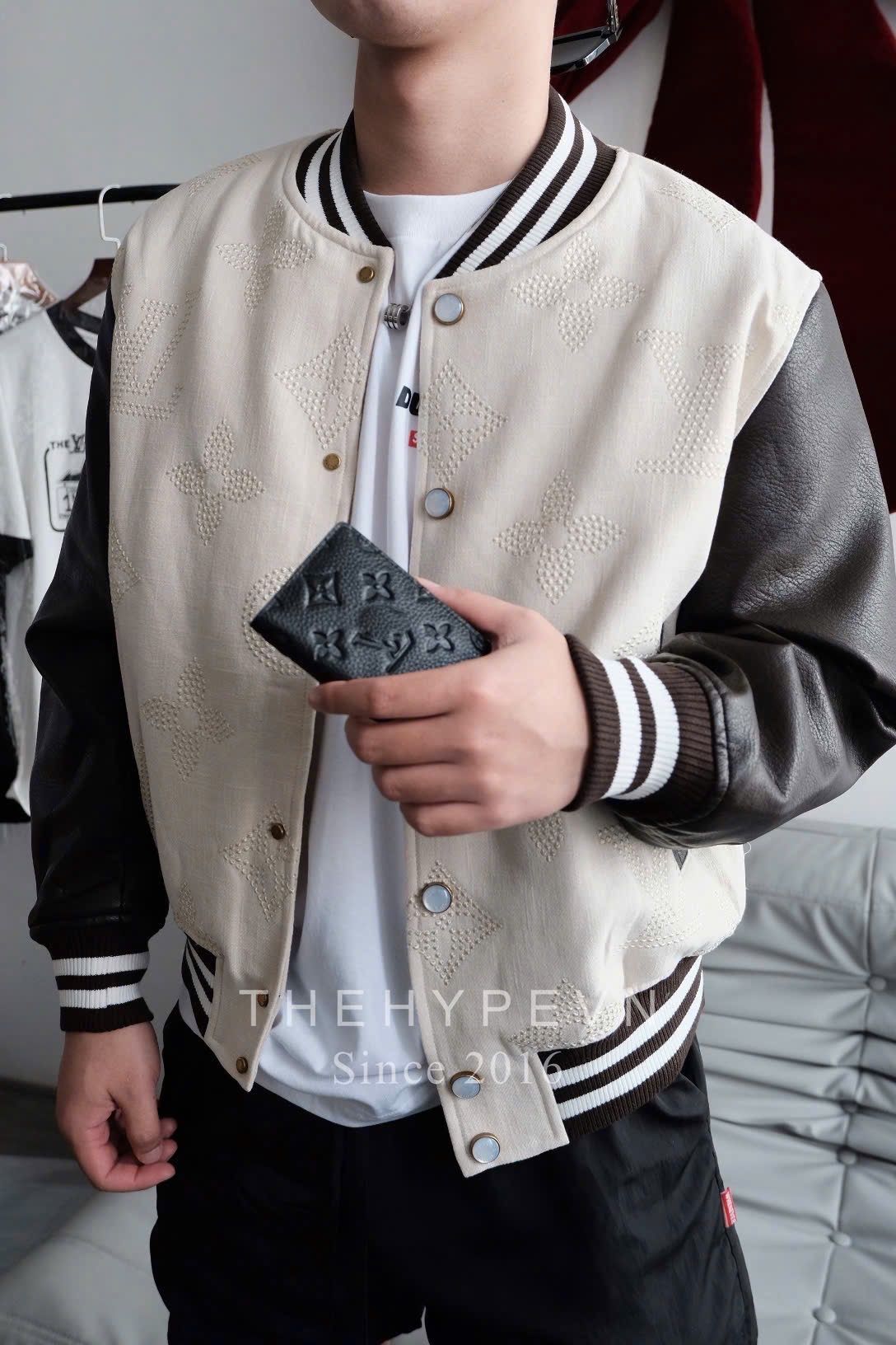 ÁO KHOÁC LOUIS VUITTON LV MONOGRAM EMBROIDERED VARSITY JACKET (BEIGE)