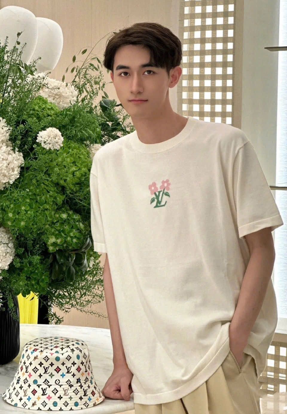 Áo Thun Louis Vuitton LV Flower Tyler (Egg Shell)