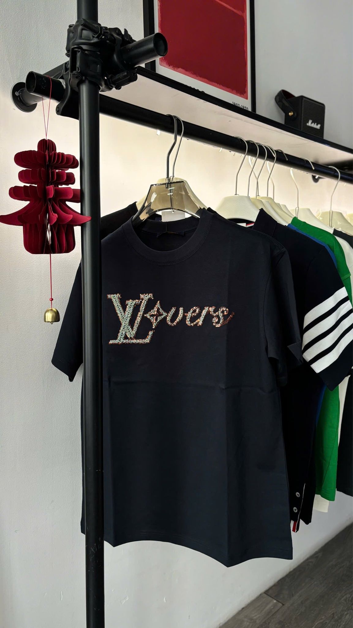 ÁO THUN LOUIS VUITTON LOVERS MARQUE (NAVY)