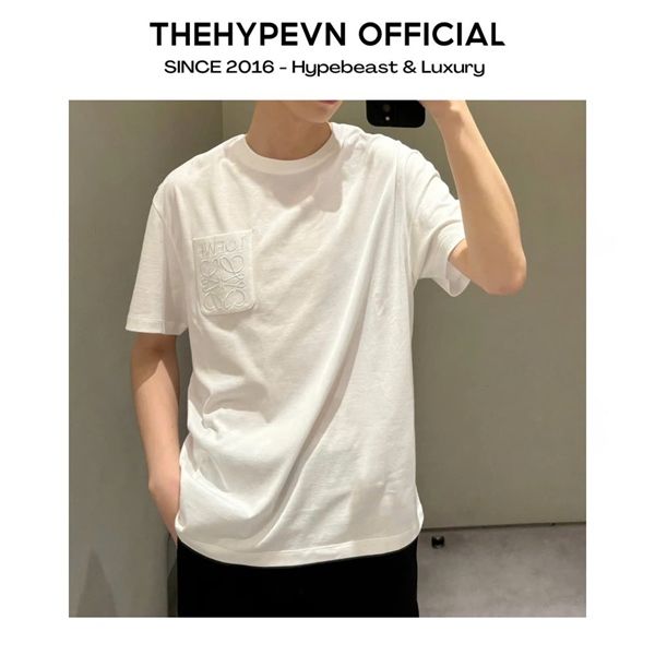 ÁO THUN LOEWE PATCH POCKET ANAGRAM (WHITE)