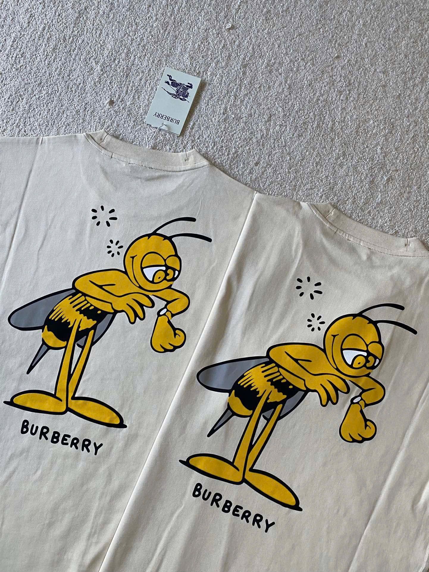 ÁO THUN BURBERRY BBR BEE (ALPINE)