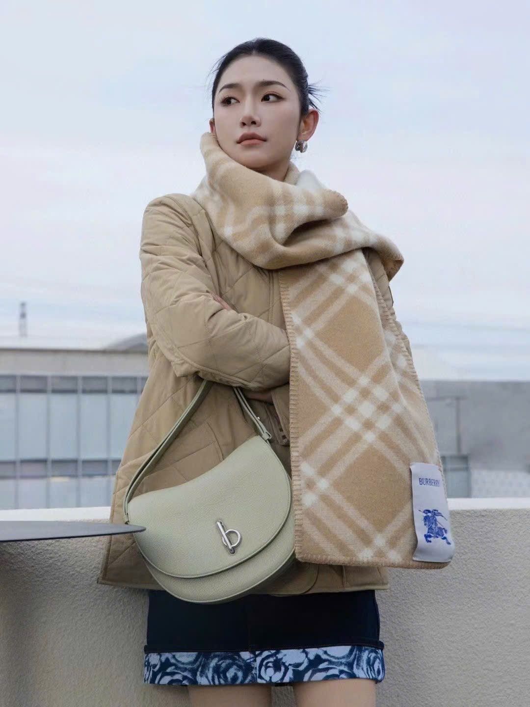 KHĂN BURBERRY BBR CHECK WOOL SCARF (NEUTRAL)