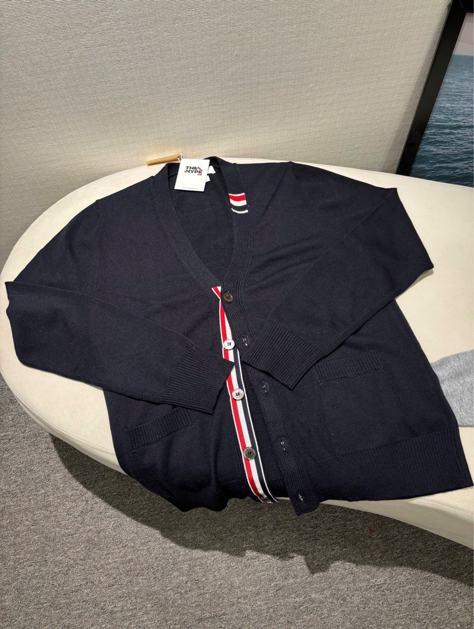 ÁO CARDIGAN THOM BROWNE TB LOGO NECK (NAVY)