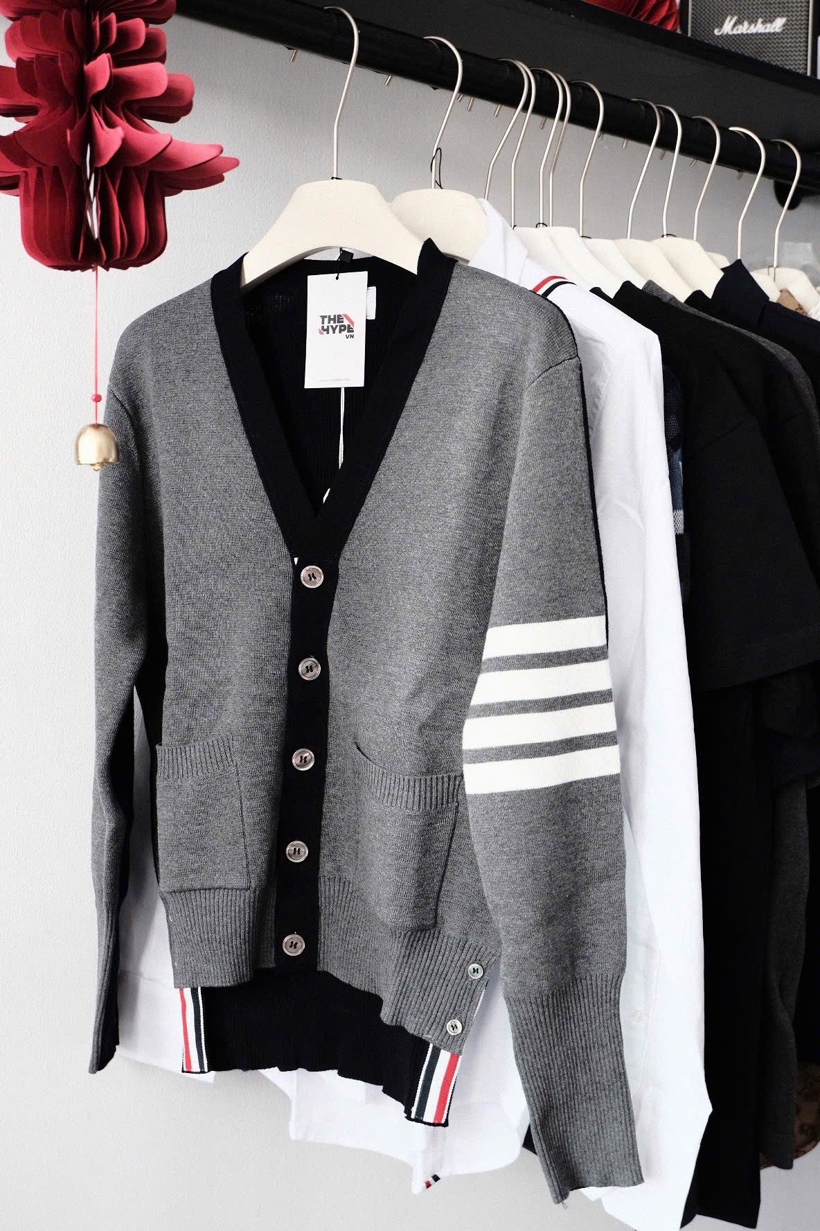 ÁO CARDIGAN THOM BROWNE TB 2 IN 1 HALF (GRAY BLACK)