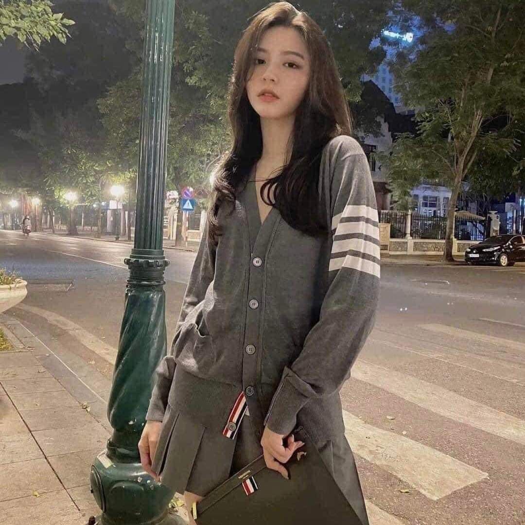 ÁO CARDIGAN THOM BROWNE TB MILANO WOOL MỎNG (GREY)