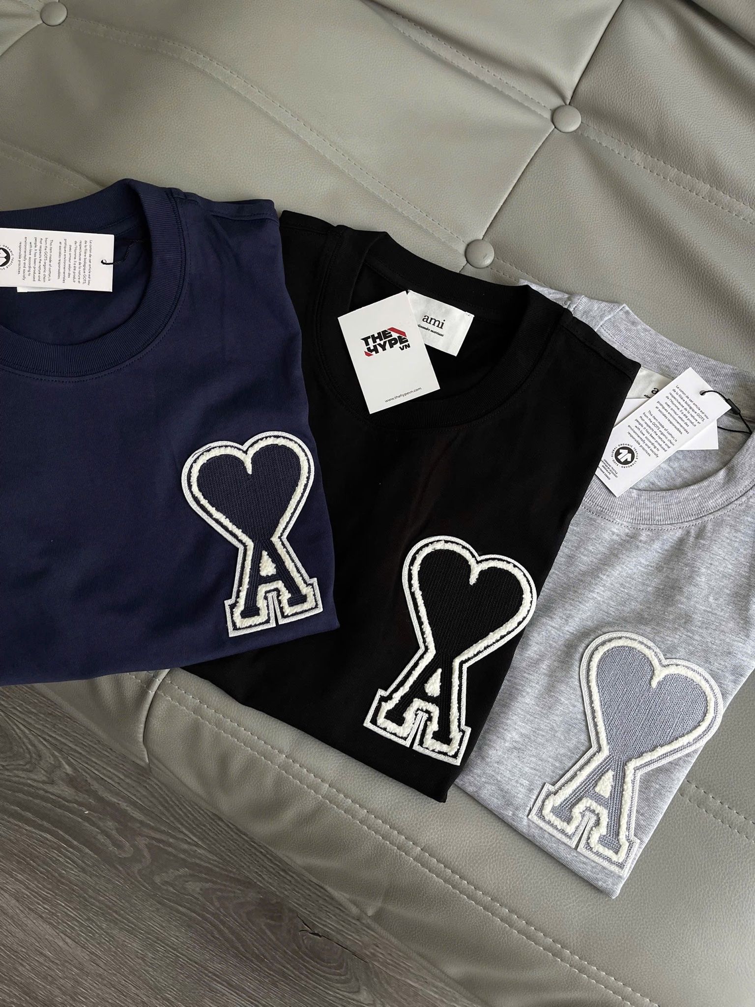 ÁO THUN AMI PARIS OVER HEART EXCLUSIVE (BLACK)