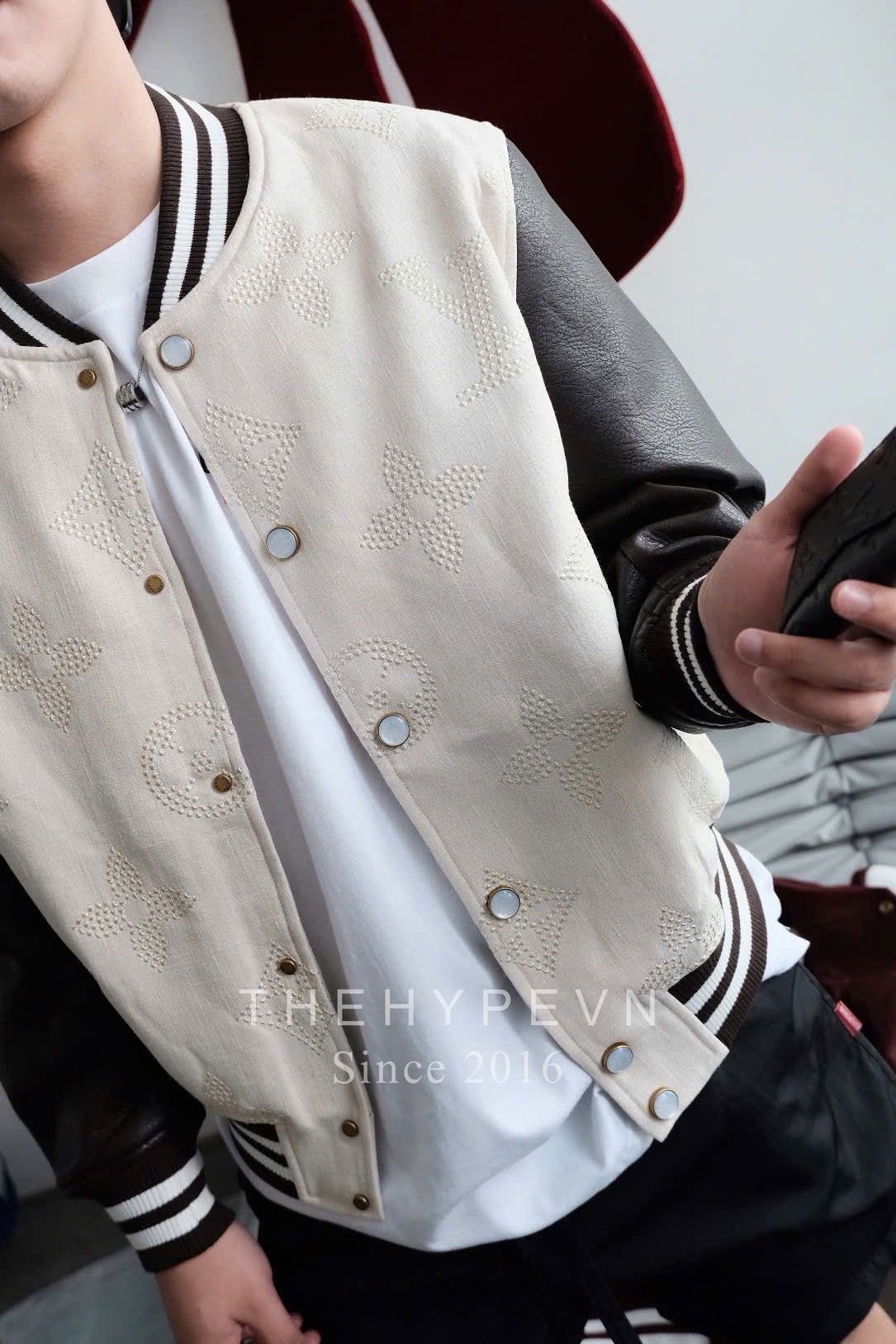 ÁO KHOÁC LOUIS VUITTON LV MONOGRAM EMBROIDERED VARSITY JACKET (BEIGE)