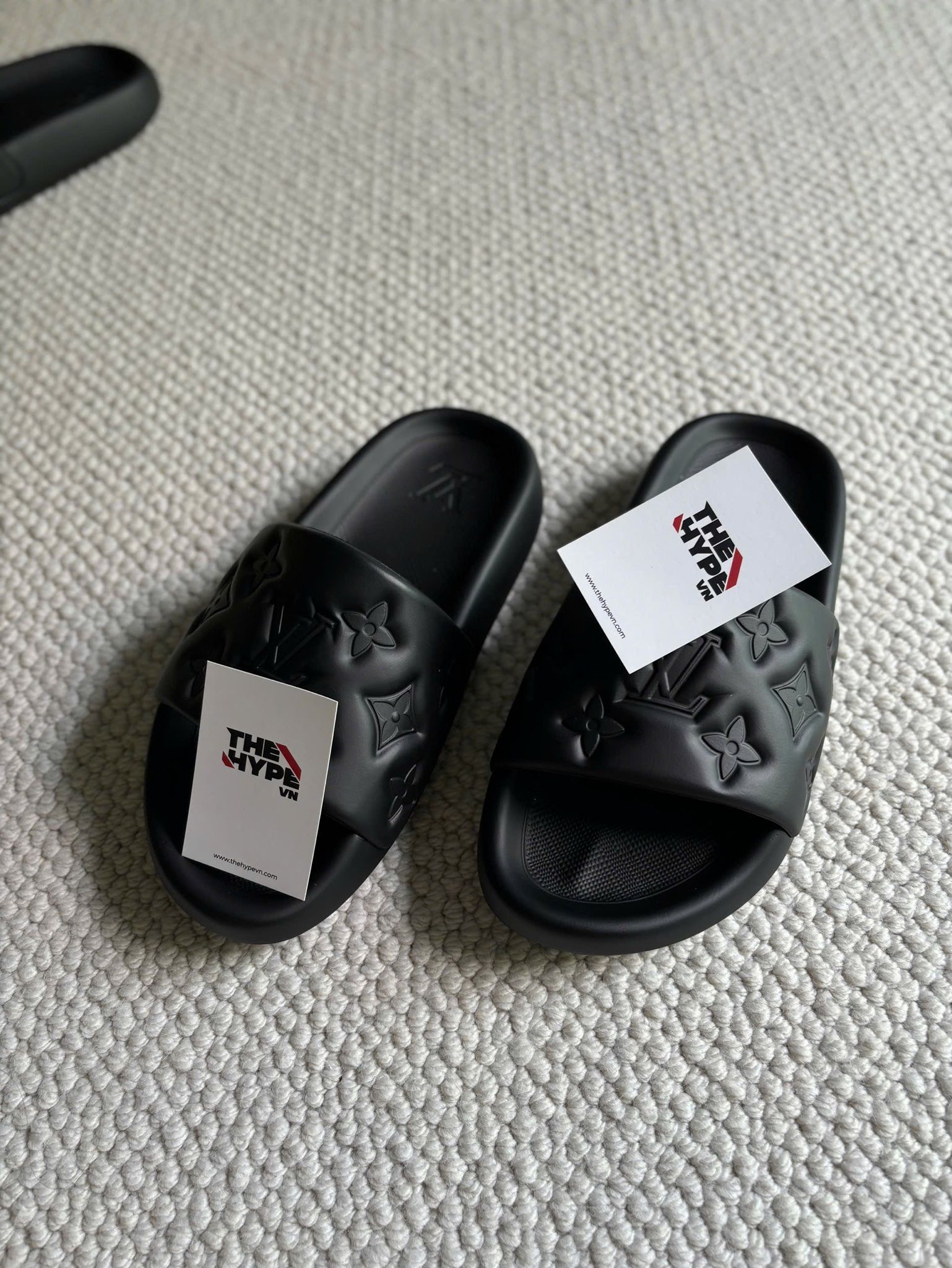 SLIDE LOUIS VUITTON LV WATERFRONT MULE (BLACK)