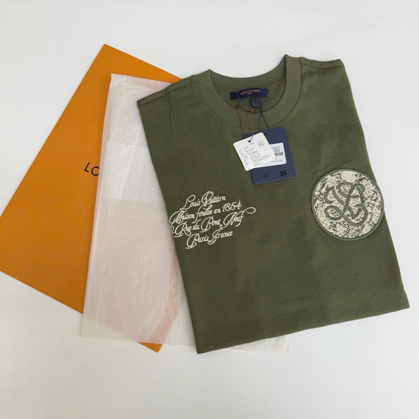 ÁO THUN LOUIS VUITTON LV DAMIER PIQUE CURSIVE (GREEN)