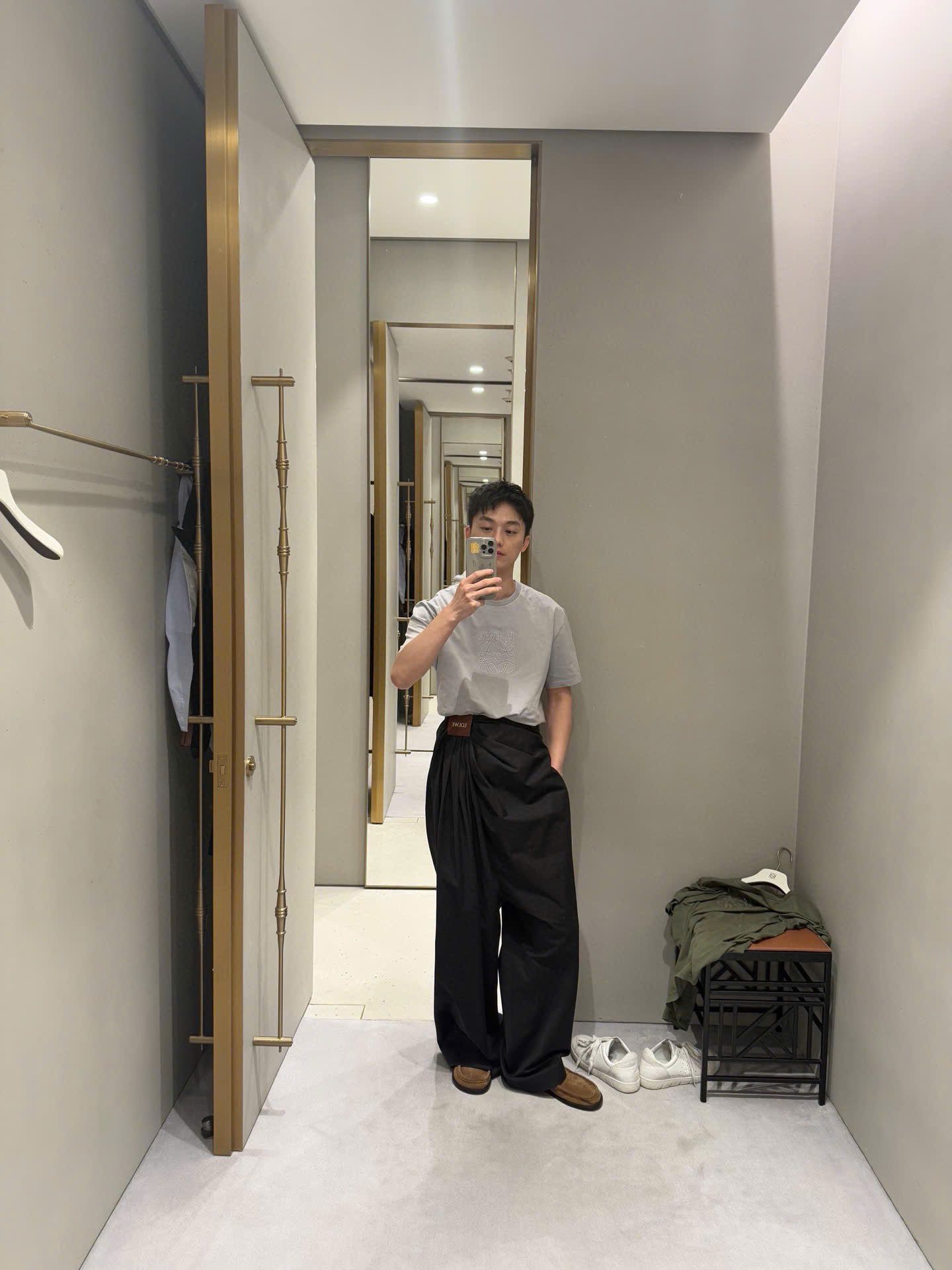 ÁO THUN LOEWE ANAGRAM LASER CUT (GREY)