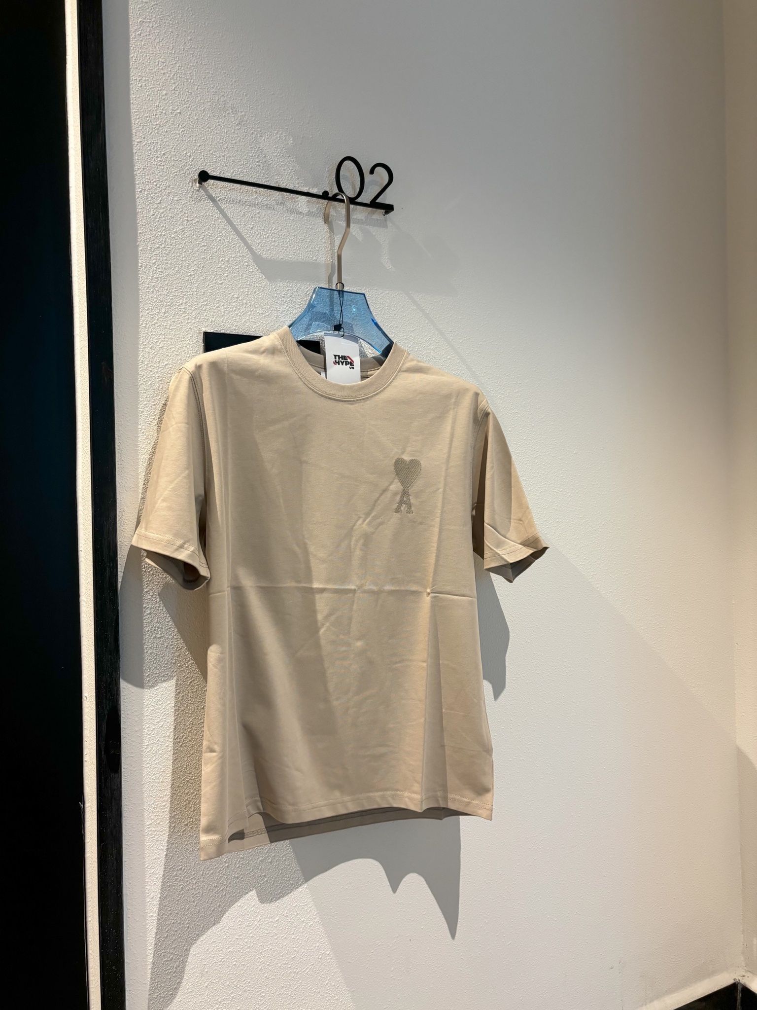 ÁO PHÔNG AMI PARIS BIG HEART LOGO TEE (BEIGE)