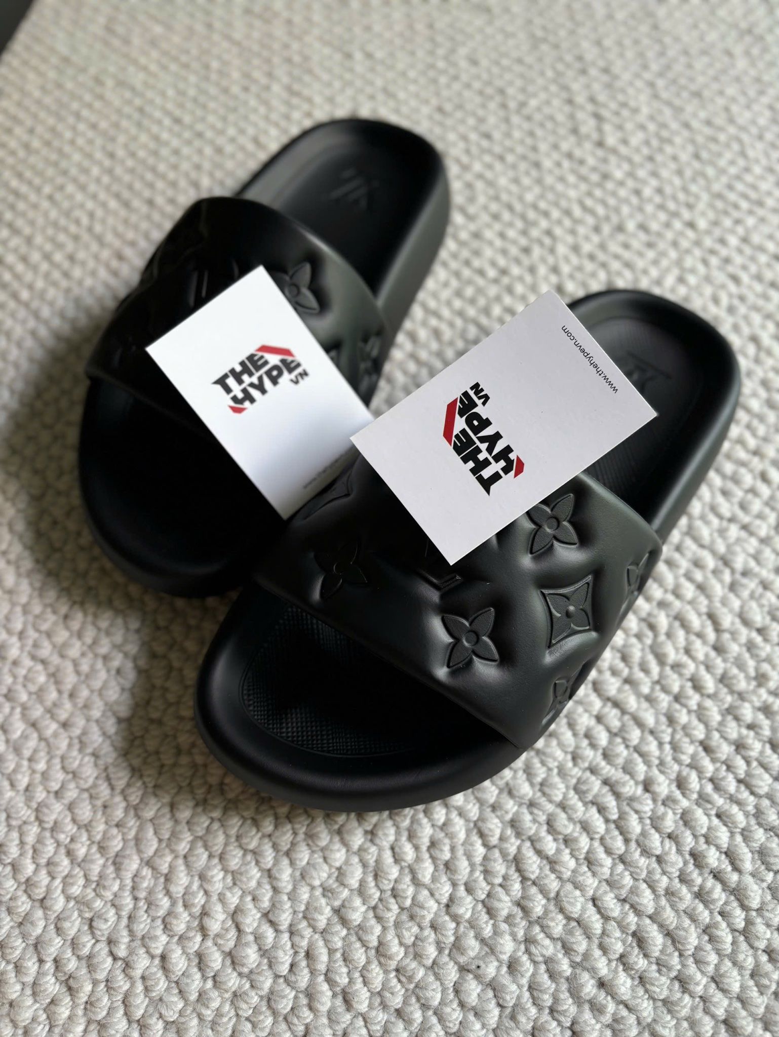 SLIDE LOUIS VUITTON LV WATERFRONT MULE (BLACK)