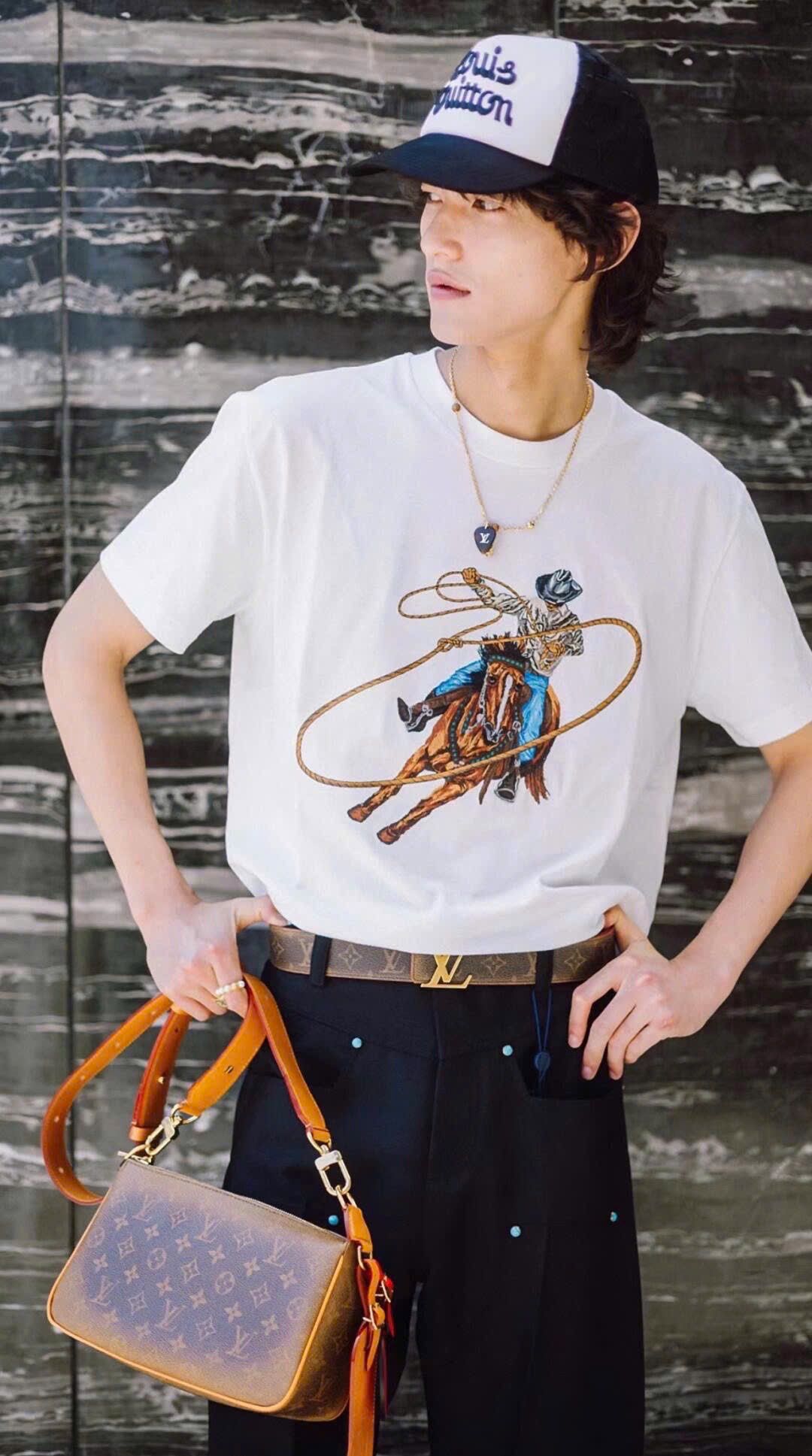 ÁO THUN LOUIS VUITTON LV COWBOY LASSO (WHITE)
