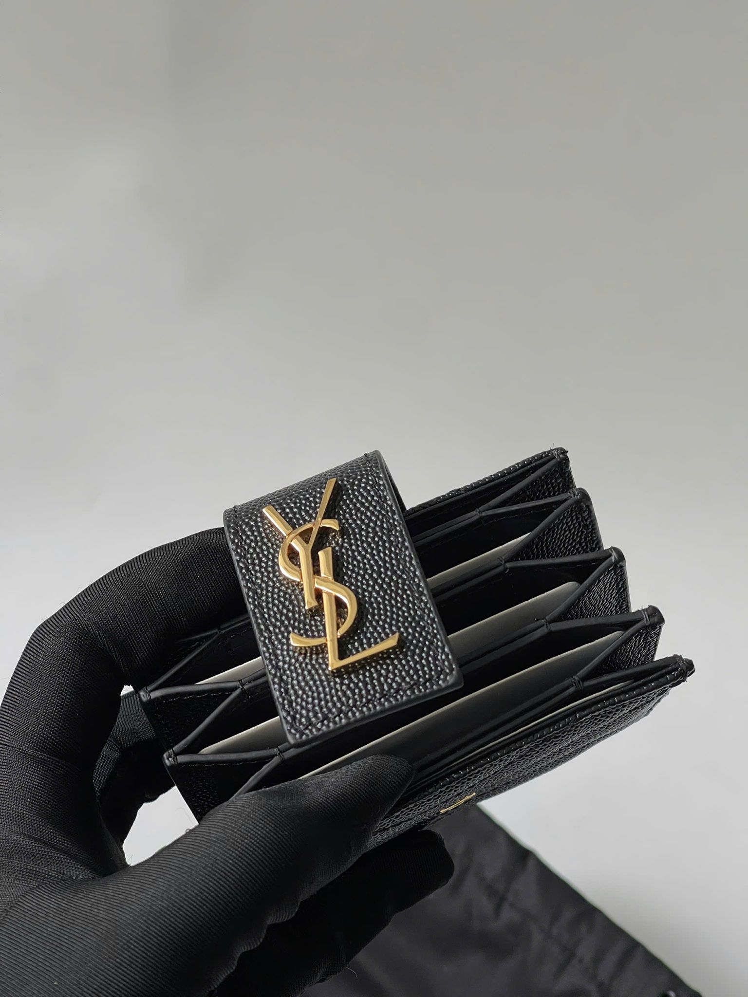 VÍ ĐỰNG THẺ SAINT LAURENT YSL CASSANDRE MATELASSE (BLACK)