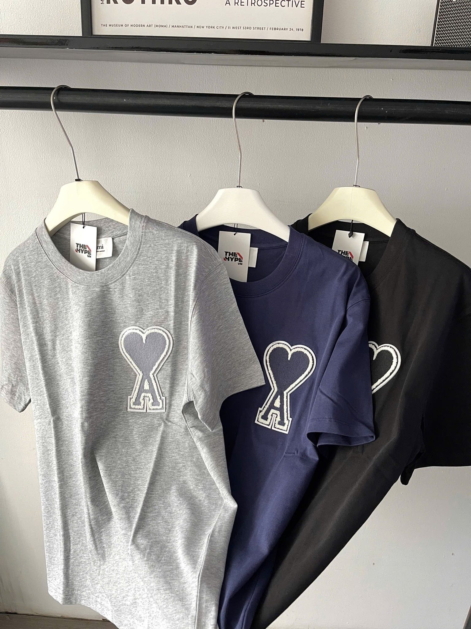 ÁO THUN AMI PARIS HEART EXCLUSIVE (NAVY)