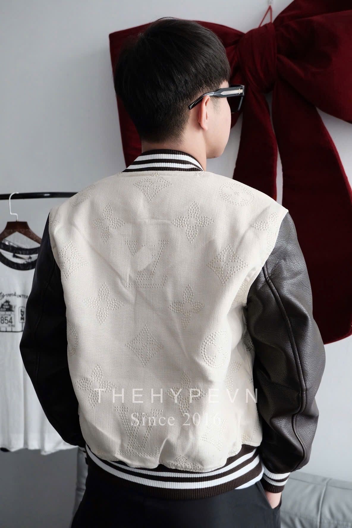 ÁO KHOÁC LOUIS VUITTON LV MONOGRAM EMBROIDERED VARSITY JACKET (BEIGE)