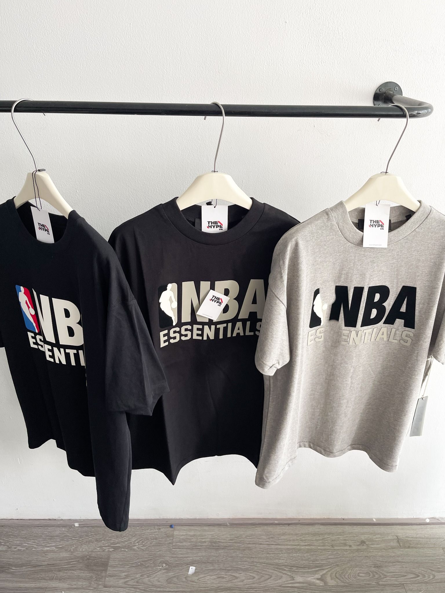 ÁO THUN FOG ESSENTIALS NBA SS25 GREY LOGO (BLACK)