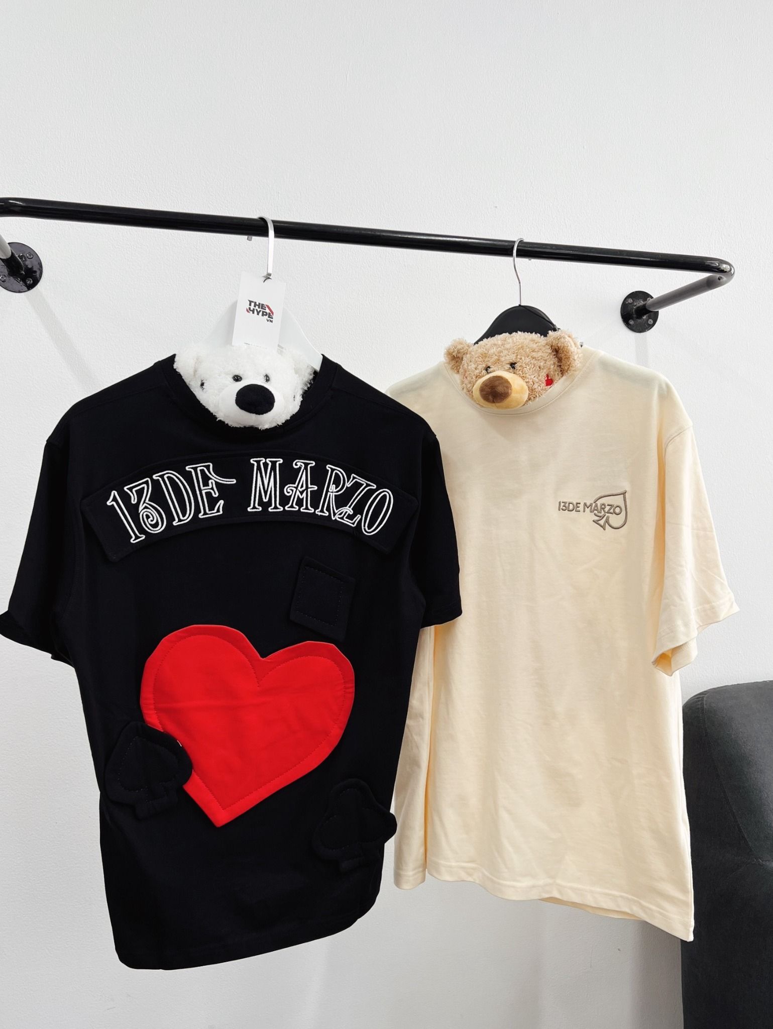 13DE MARZO TEE - Áo Thun 13De Poker Heart Whisper (Đen) Best Quality