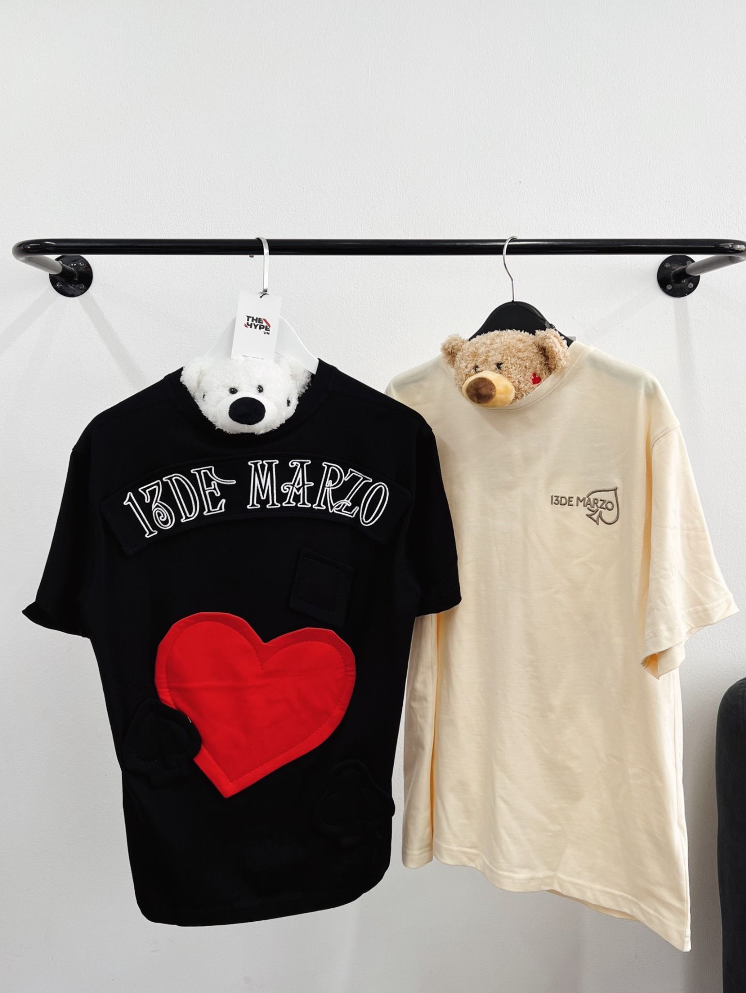 13DE MARZO TEE - Áo Thun 13De Poker Heart Whisper (Đen) Best Quality