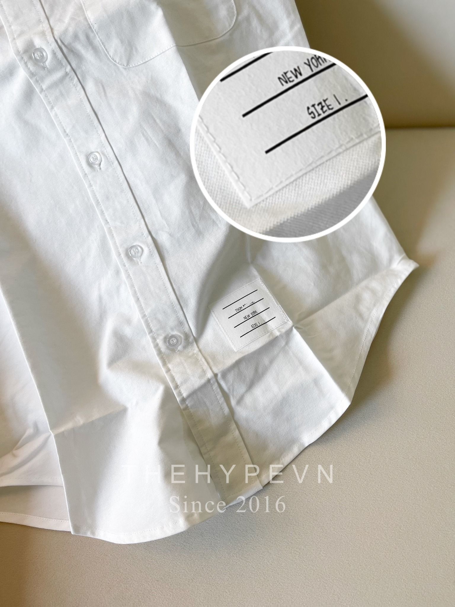 ÁO SƠ MI THOM BROWNE TB ARMBAND SLEEVED OXFORD (SỌC TAY NGẮN - TRẮNG)