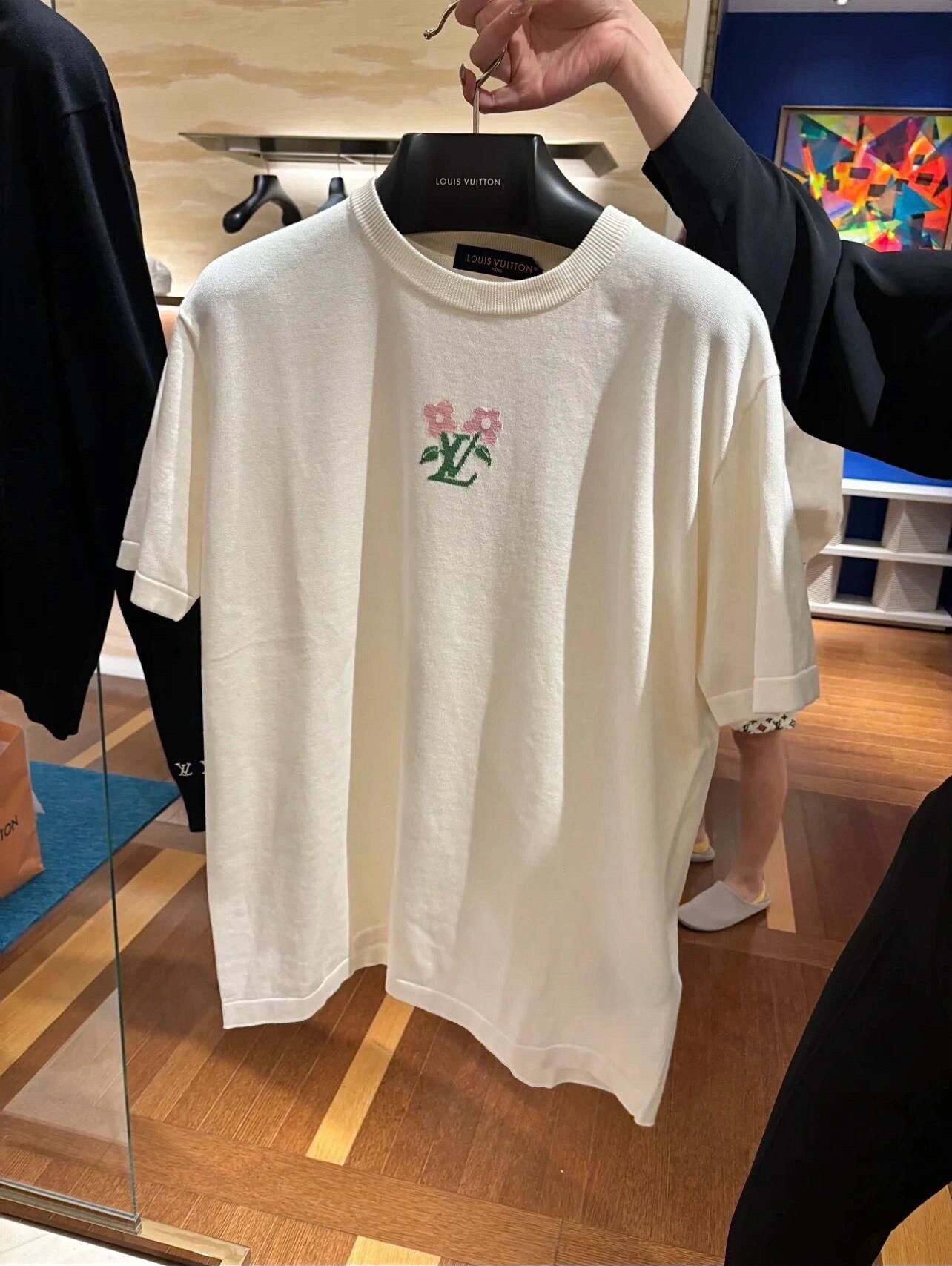Áo Thun Louis Vuitton LV Flower Tyler (Egg Shell)