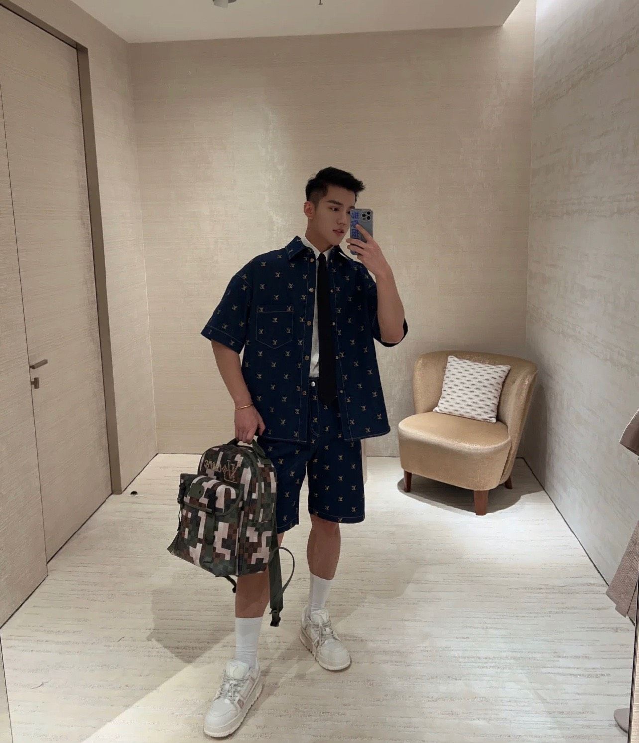 ÁO SƠ MI LOUIS VUITTON LV SIGNATURE GOLD MONOGRAM BLASON JACKET (BLUE DENIM)