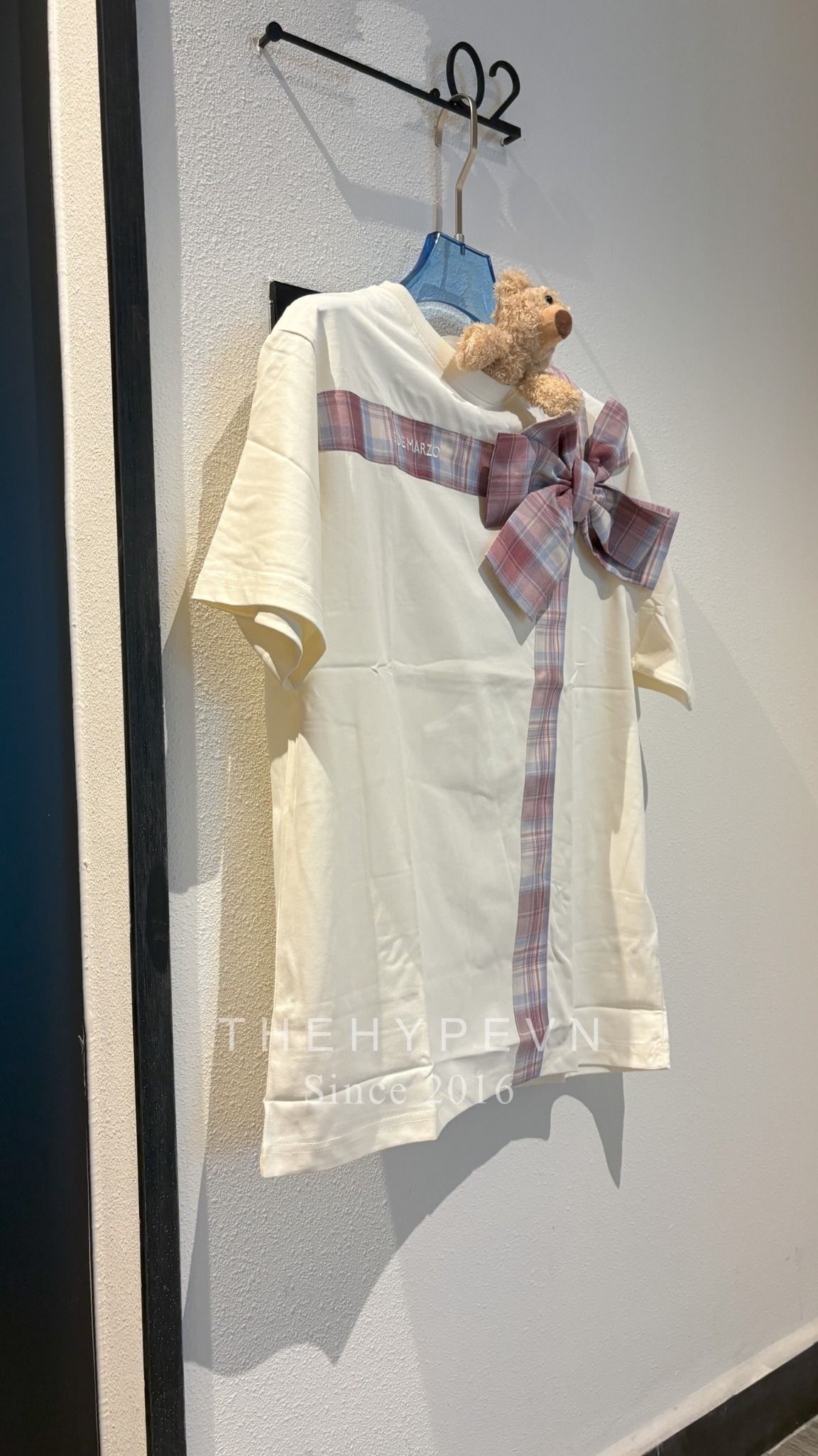 Áo Thun 13De Marzo Bear Gift Bow (White) Best Quality