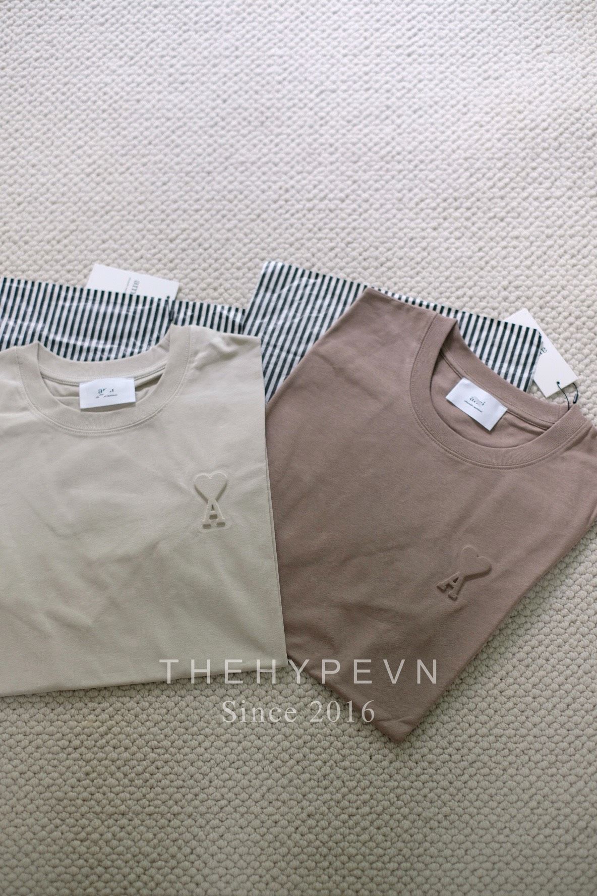 ÁO PHÔNG AMI PARIS EMBOSSED HEART LOGO TEE (LIGHT TAUPE)