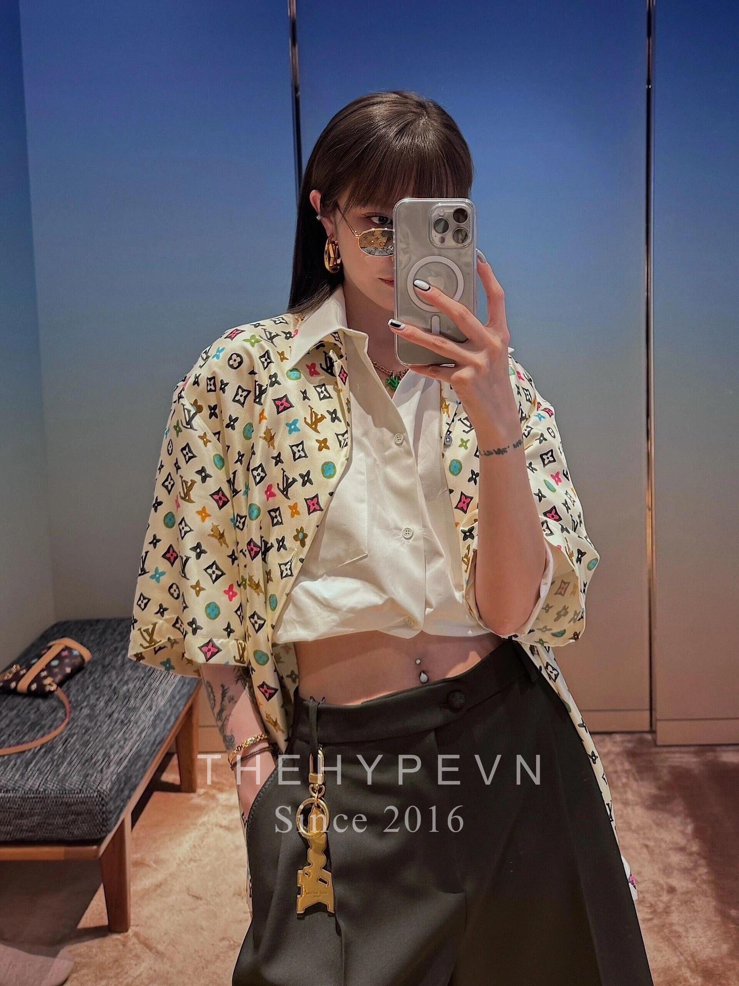 ÁO SƠ MI LOUIS VUITTON LV PRINTED SILK COLOR MONOGRAM JACKET (CREAM)