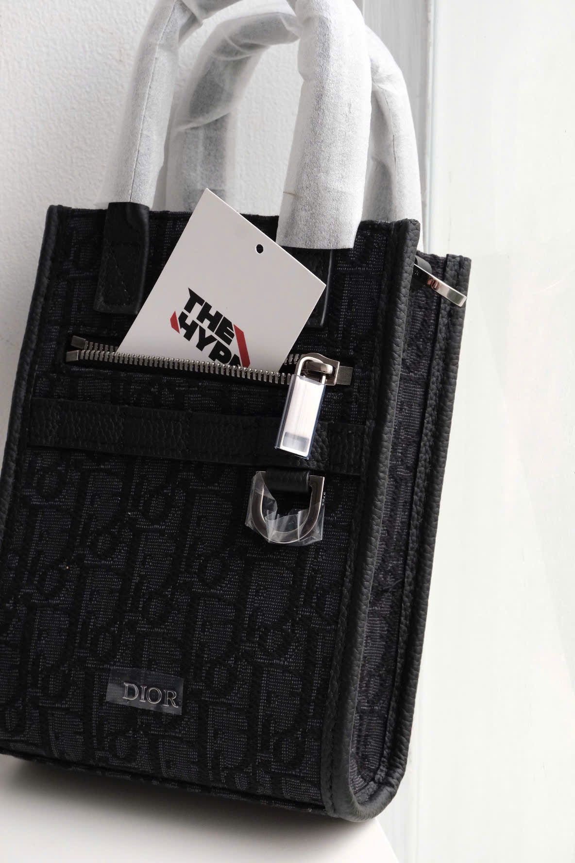 Túi Dior Safari North-South Mini Tote Bag (Black)