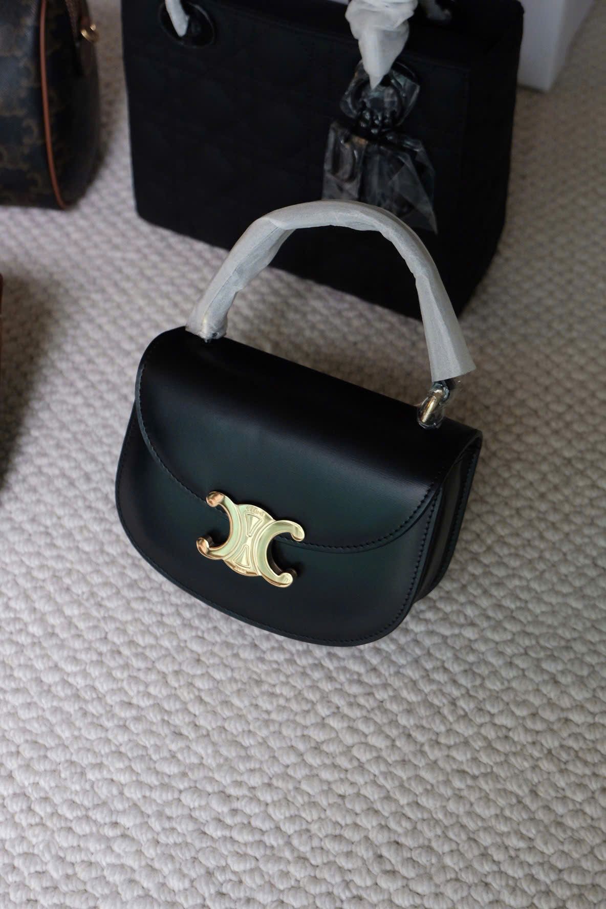 TÚI CELINE MINI BESACE CLEA TRIOMPHE CALFSKIN (BLACK)