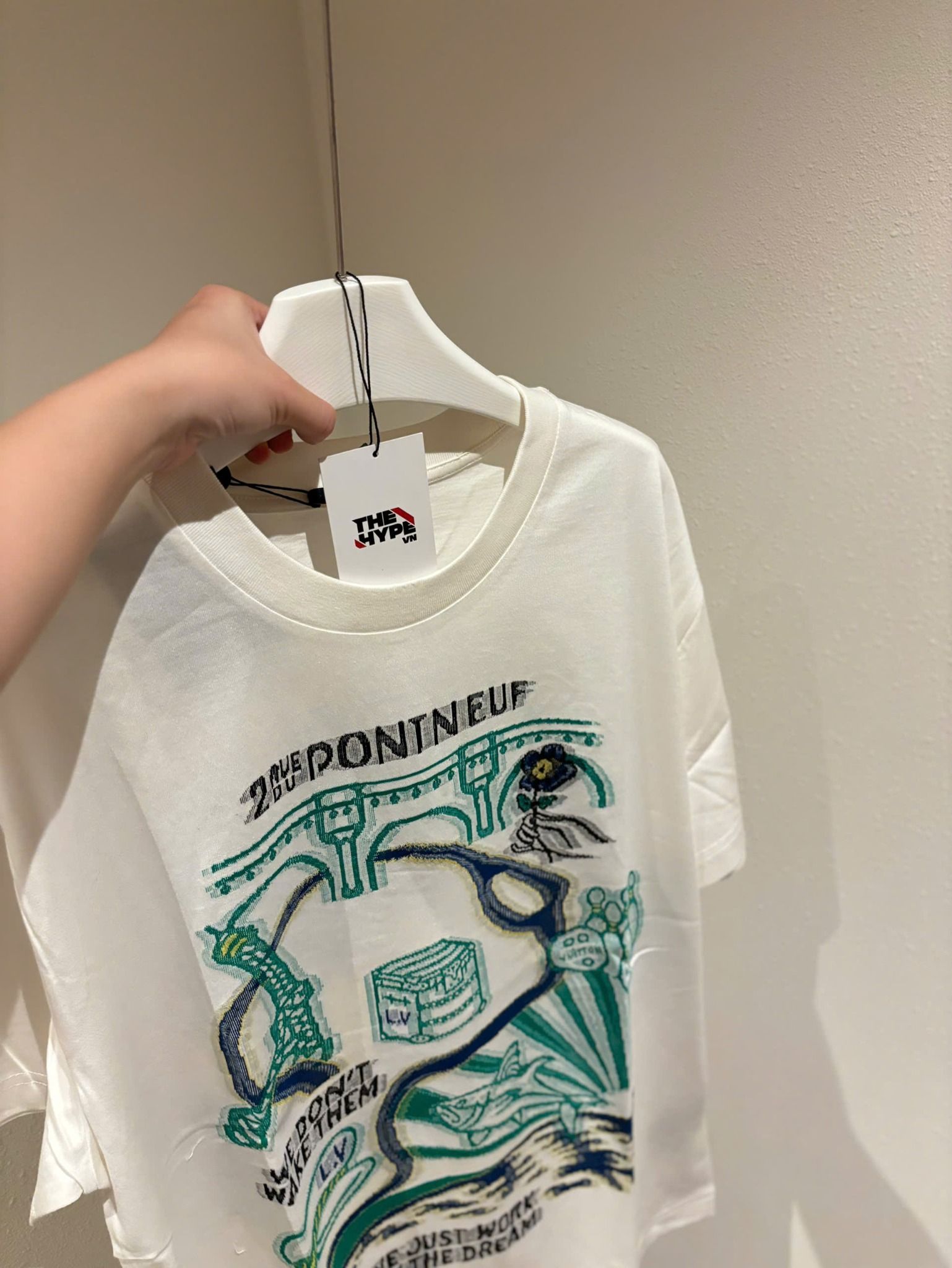 ÁO THUN LOUIS VUITTON LV PONT NEUF WOVEN (WHITE)