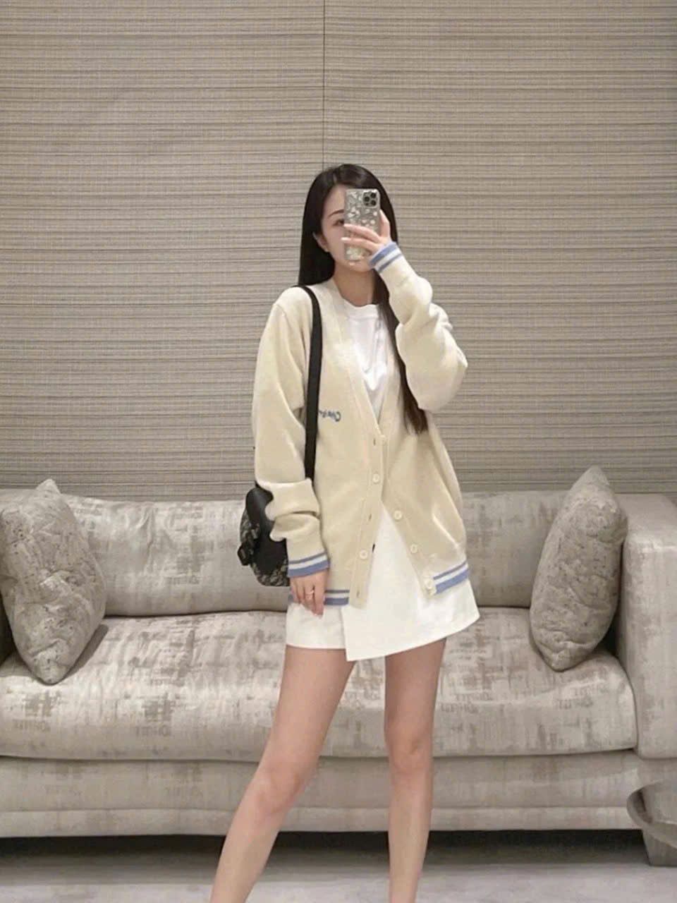 ÁO KHOÁC CARDIGAN DIOR EMBROIDERY TAG KNIT (CREAM)