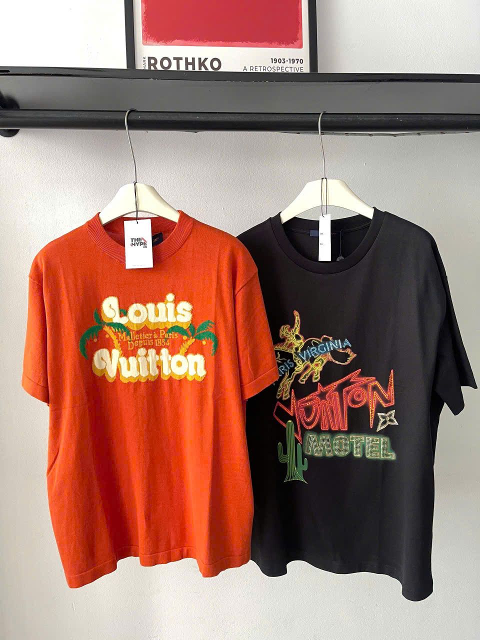 ÁO THUN LOUIS VUITTON LV PARIS VIRGINIA (BLACK)