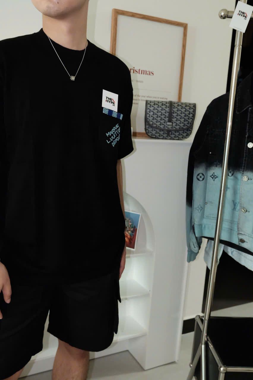 ÁO THUN LOUIS VUITTON LV EMBELLISHED (BLACK)