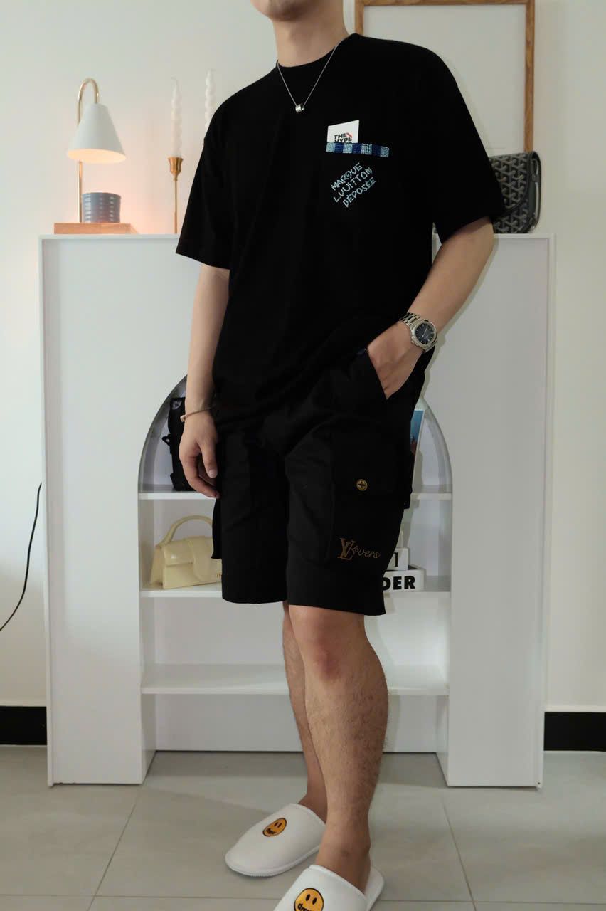 ÁO THUN LOUIS VUITTON LV EMBELLISHED (BLACK)