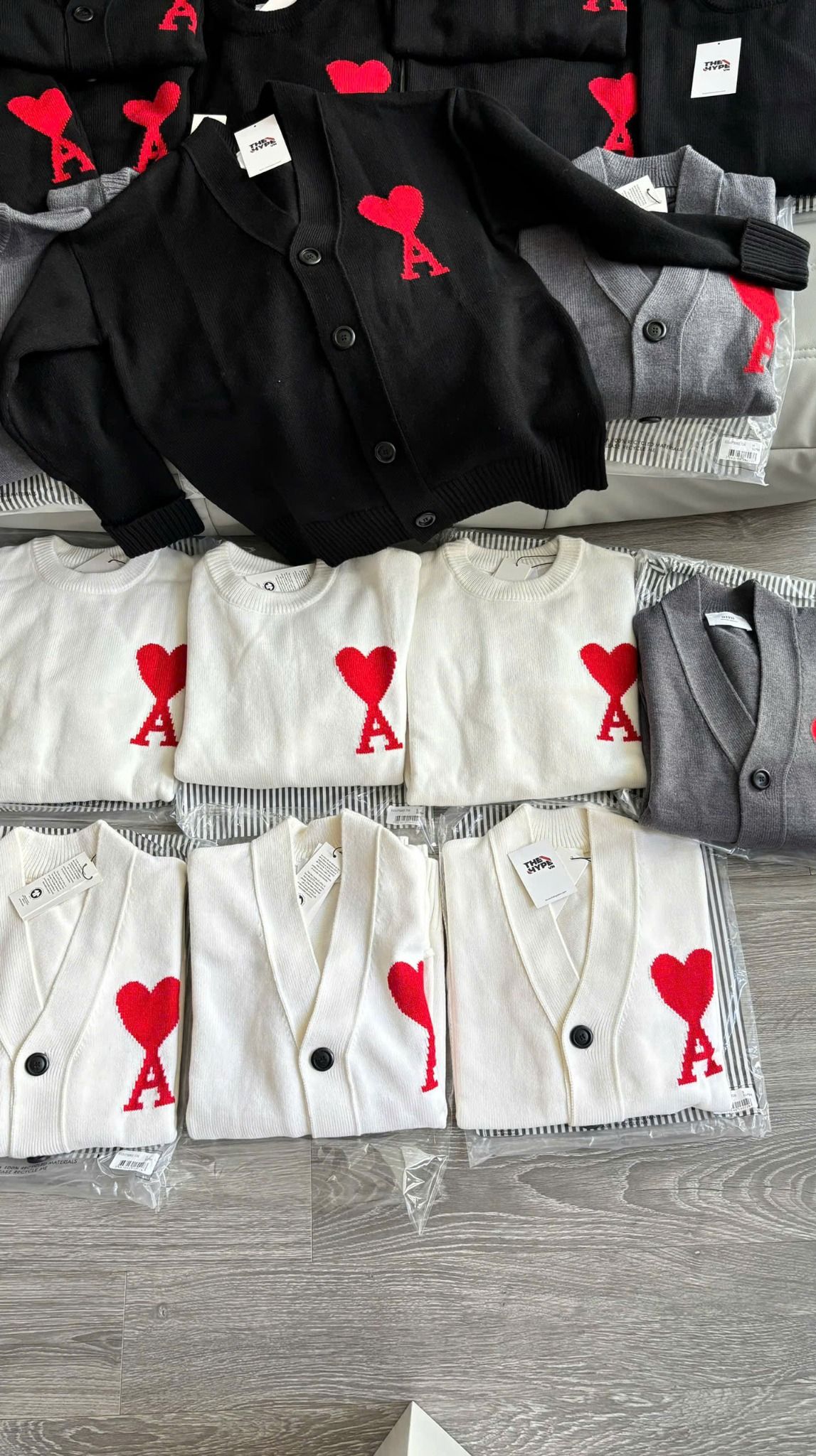 ÁO SWEATER AMI PARIS BIG HEART MERINO WOOL (WHITE)
