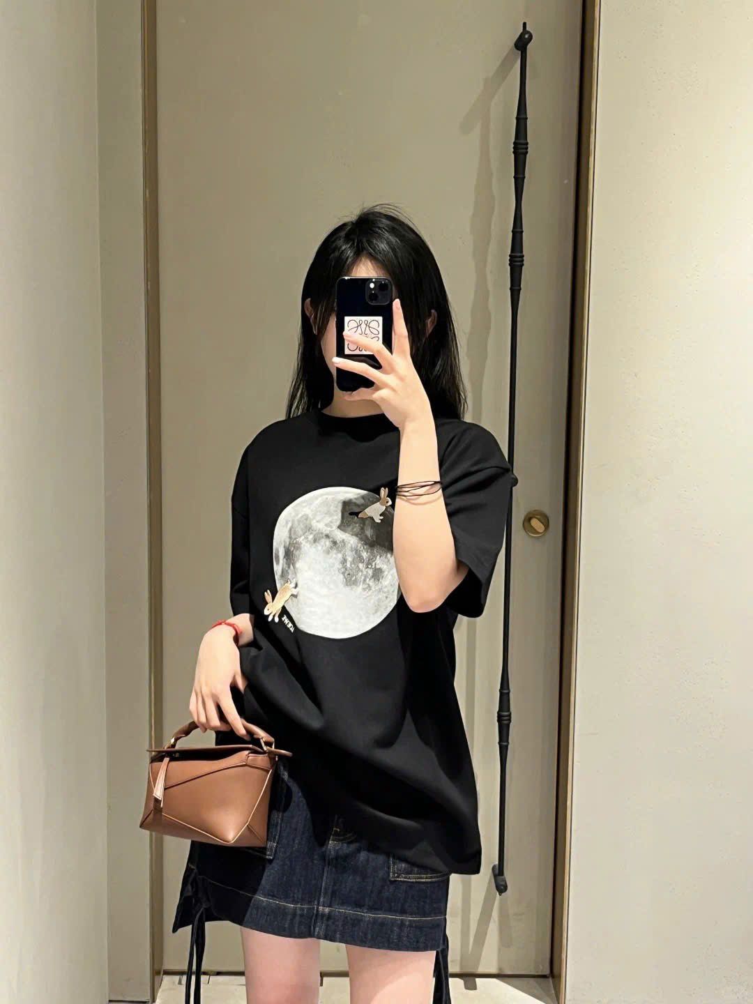 ÁO THUN LOEWE BUNNIES MOON (BLACK)