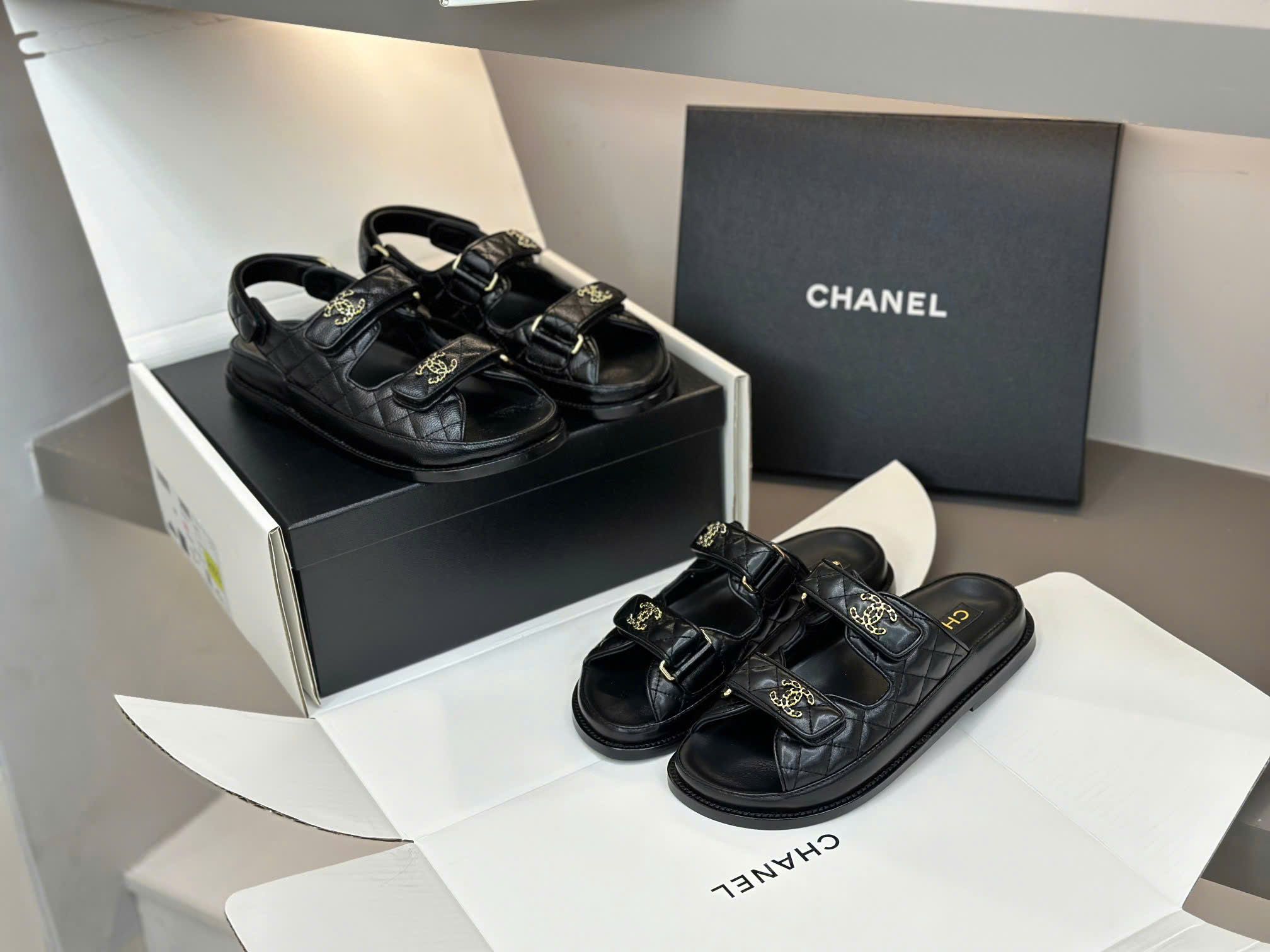 DÉP SANDAL CHANEL DAD LEATHER (BLACK)