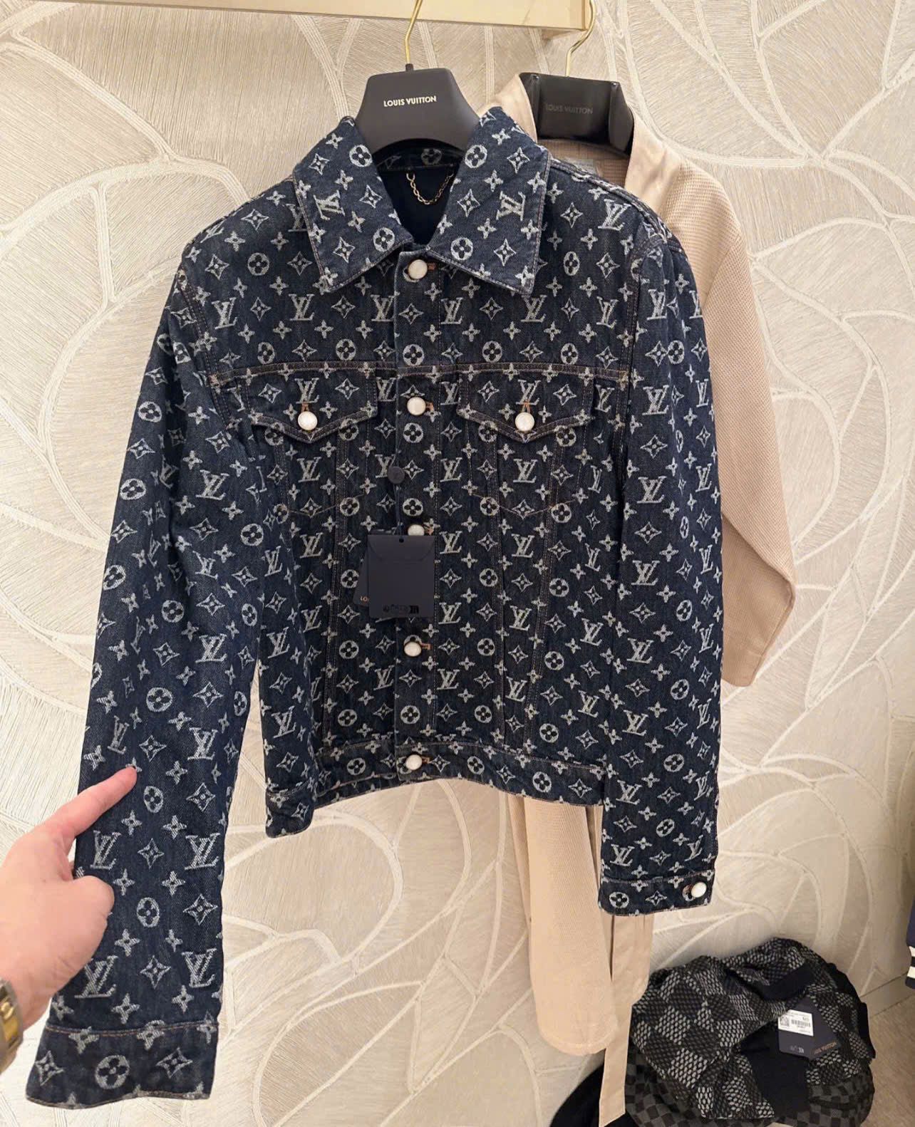 ÁO SƠ MI LOUIS VUITTON LV MONOGRAM JACQUARD PEARL JACKET (BLACK)