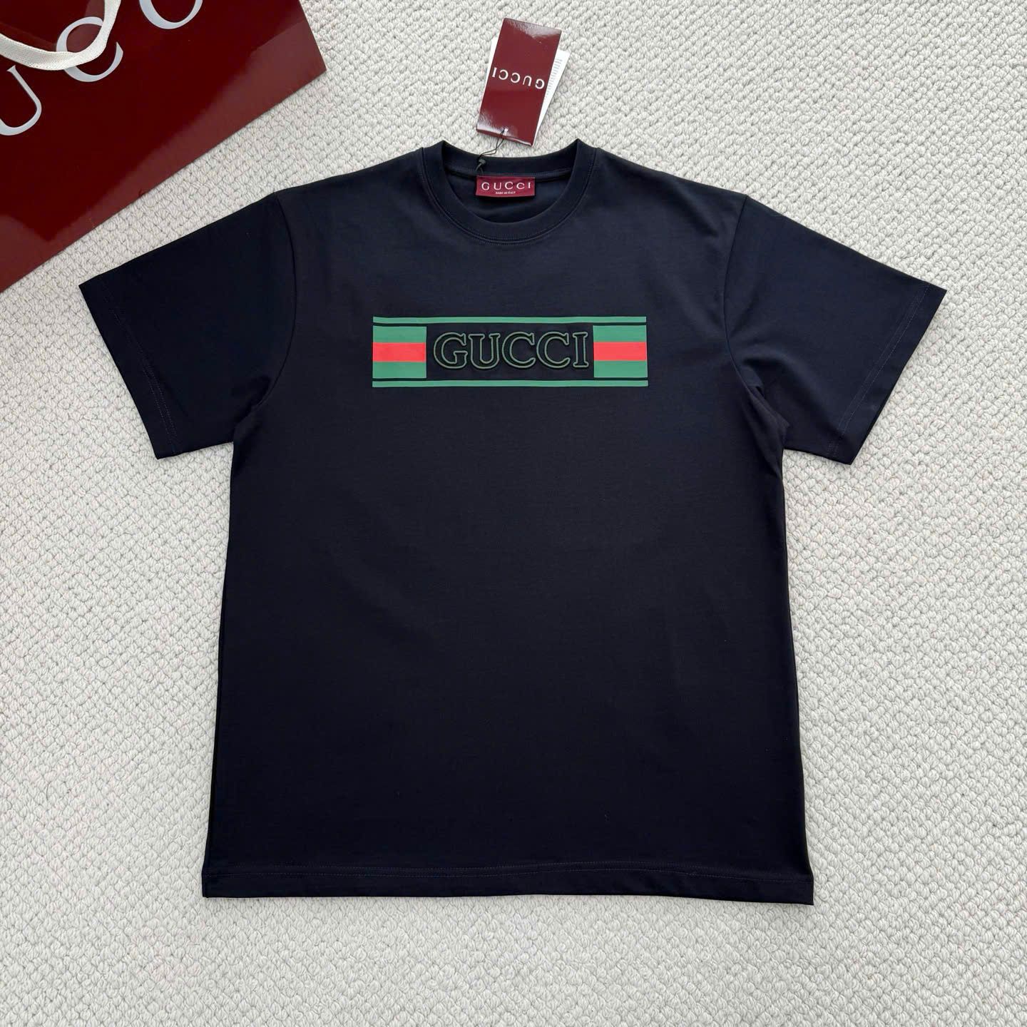 ÁO THUN GUCCI GC WEB BANNER PRINT (NAVY)