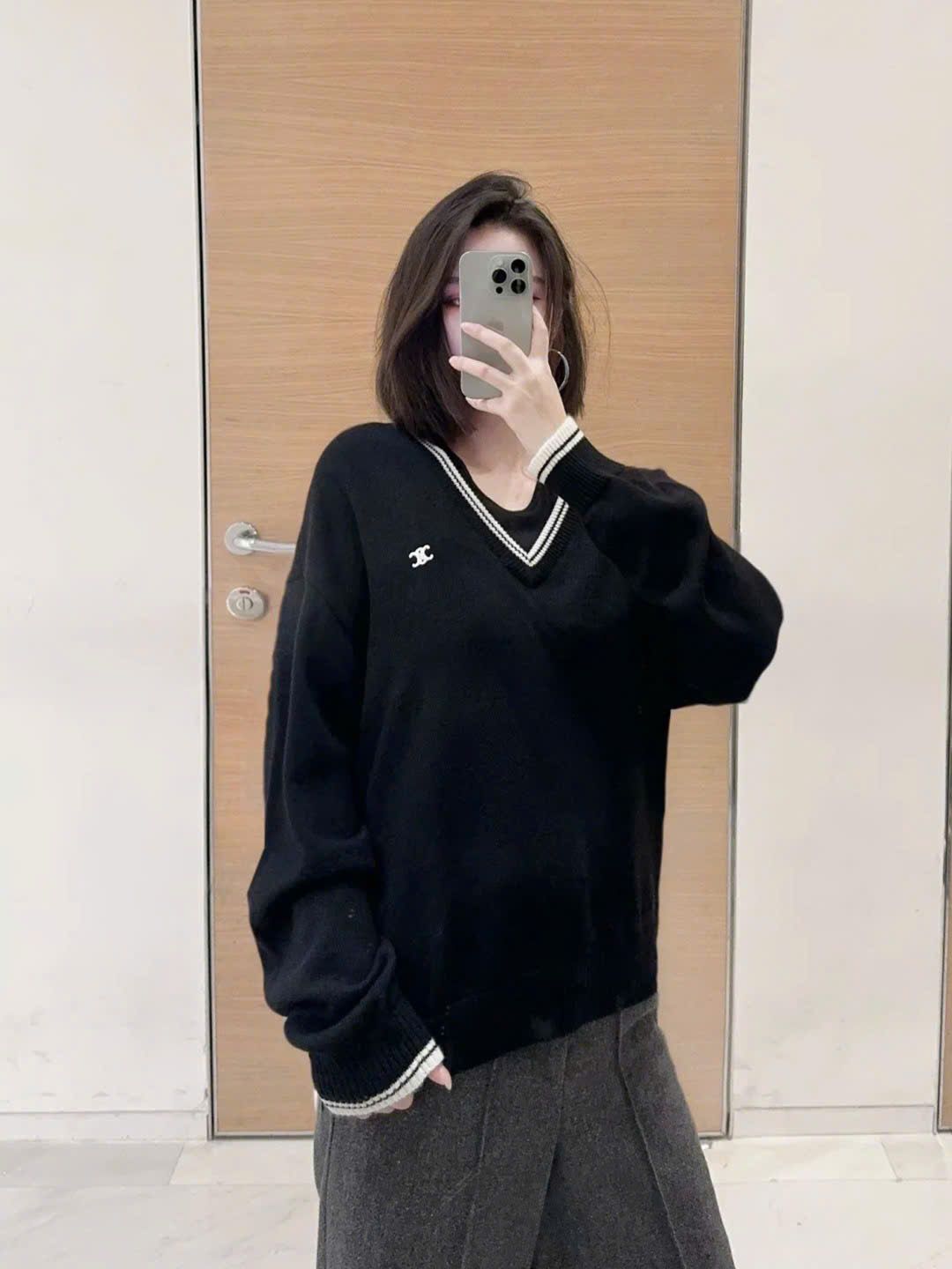 ÁO SWEATER CELINE TRIOMPHE V NECK WOOL (BLACK)