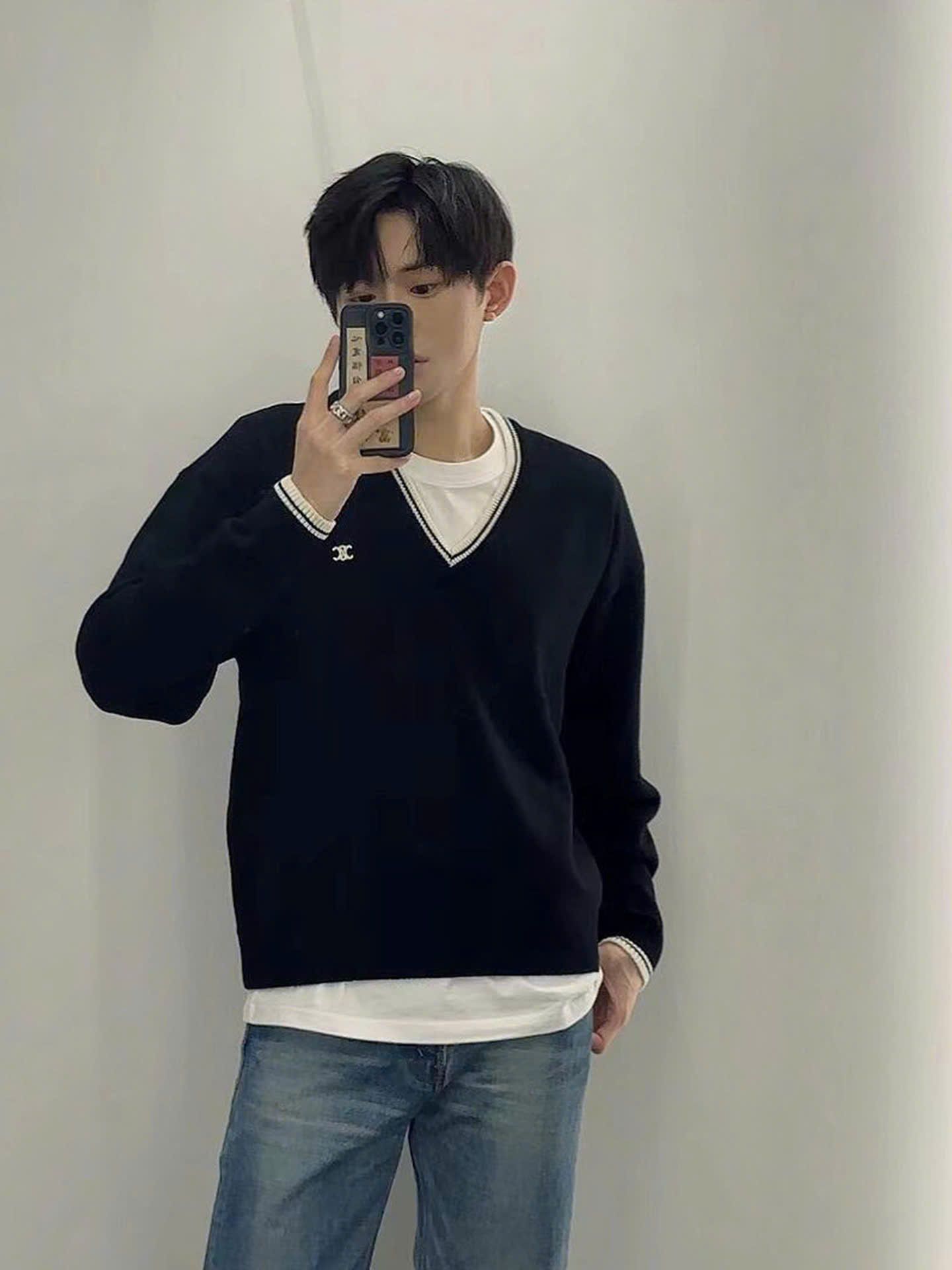 ÁO SWEATER CELINE TRIOMPHE V NECK WOOL (BLACK)