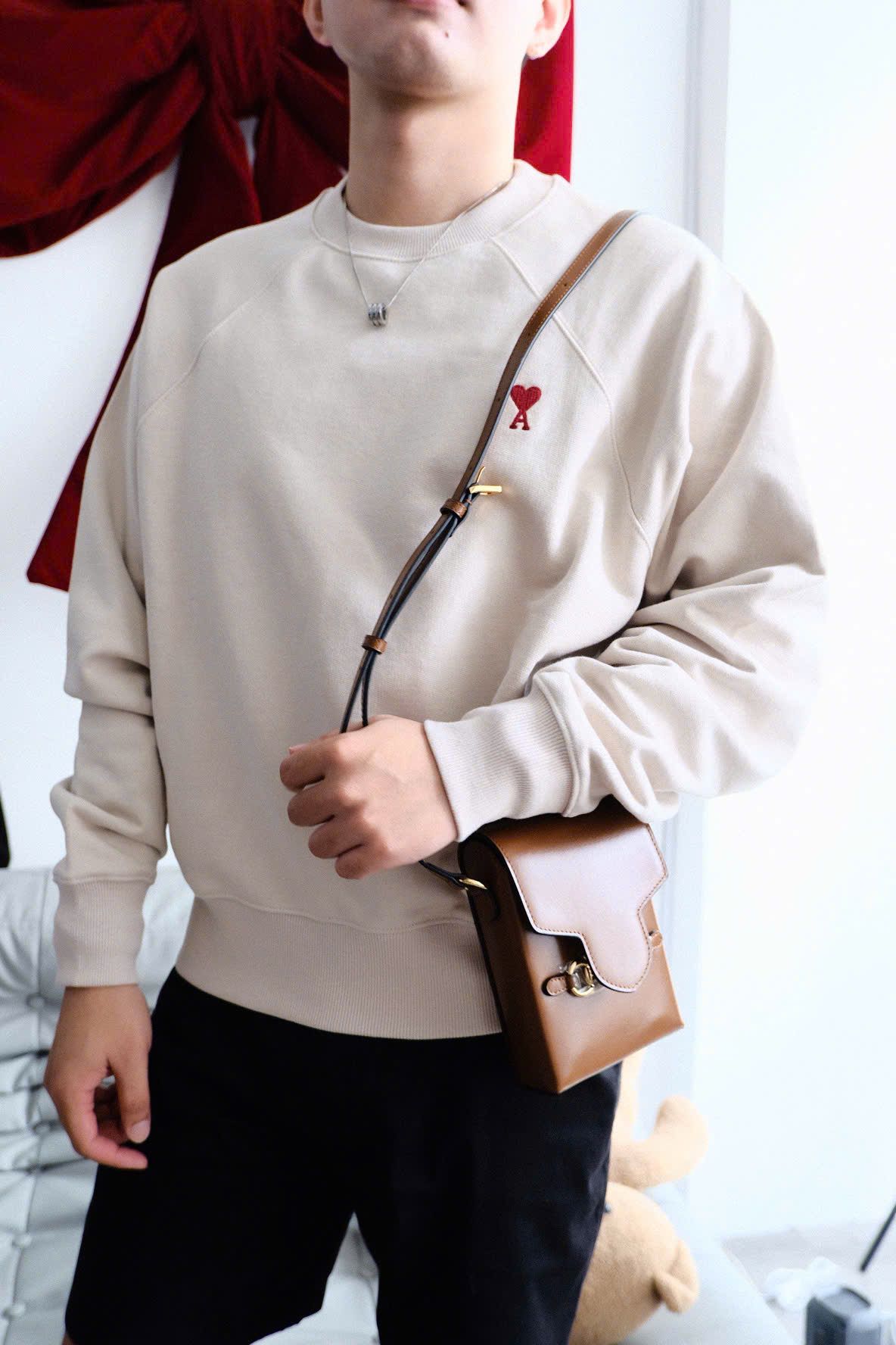ÁO SWEATER AMI PARIS SWEATSHIRT HEART (BEIGE)