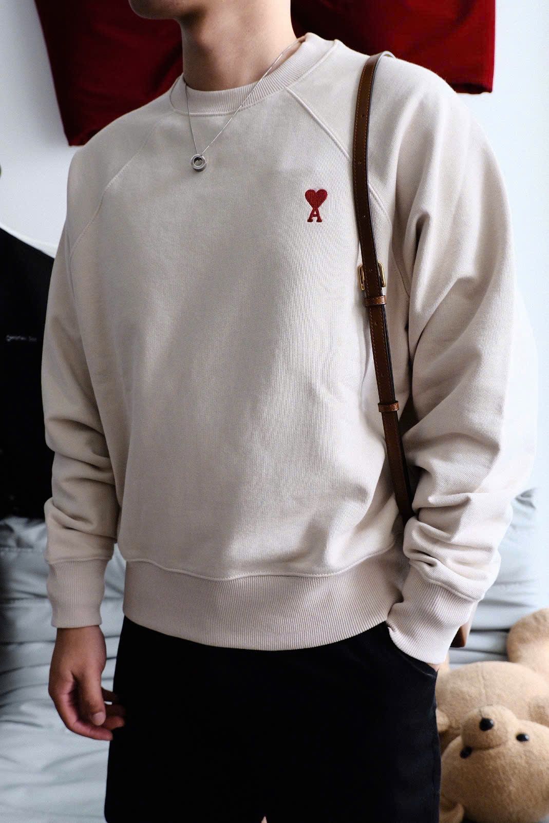 ÁO SWEATER AMI PARIS SWEATSHIRT HEART (BEIGE)