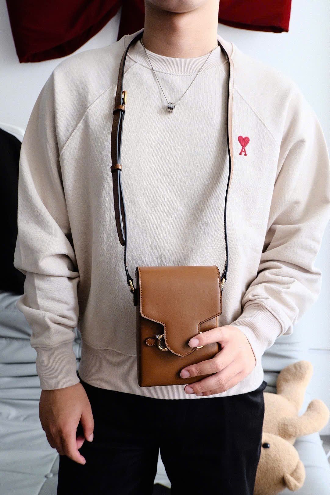 ÁO SWEATER AMI PARIS SWEATSHIRT HEART (BEIGE)